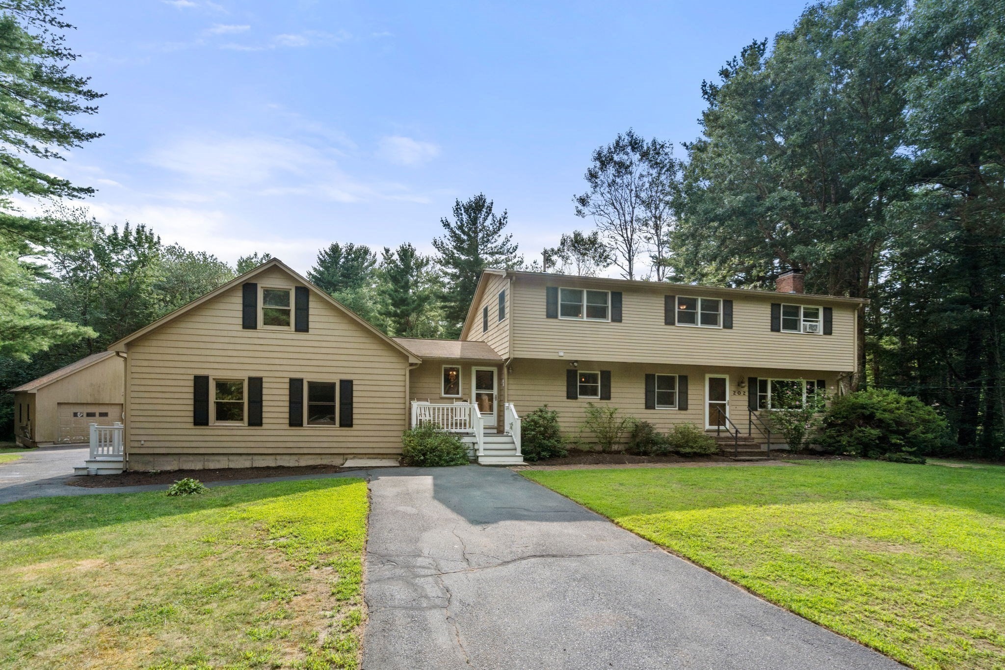 main property photo 37