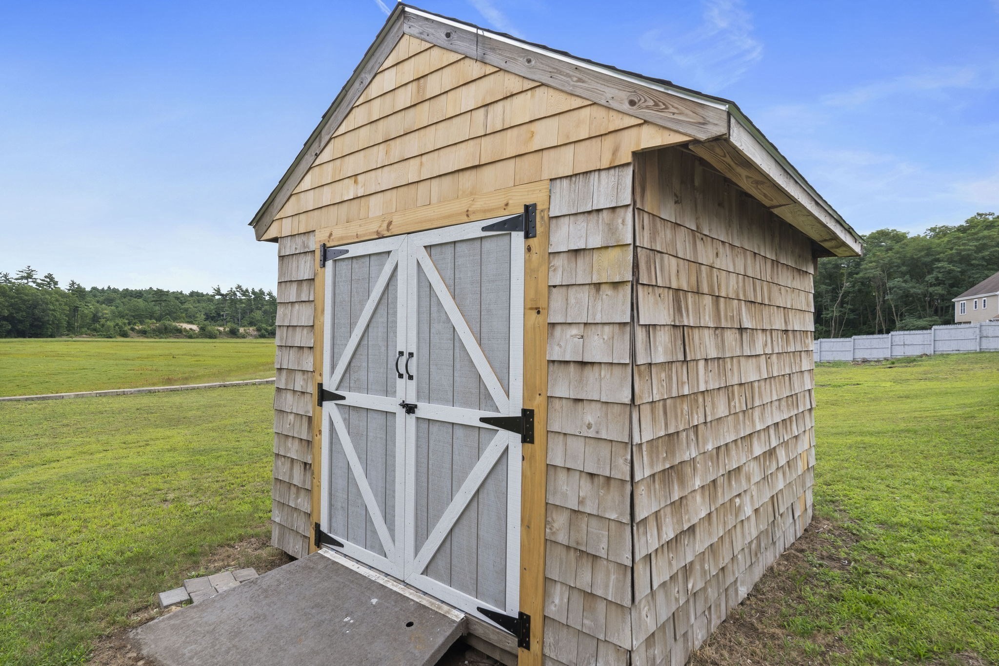 main property photo 23