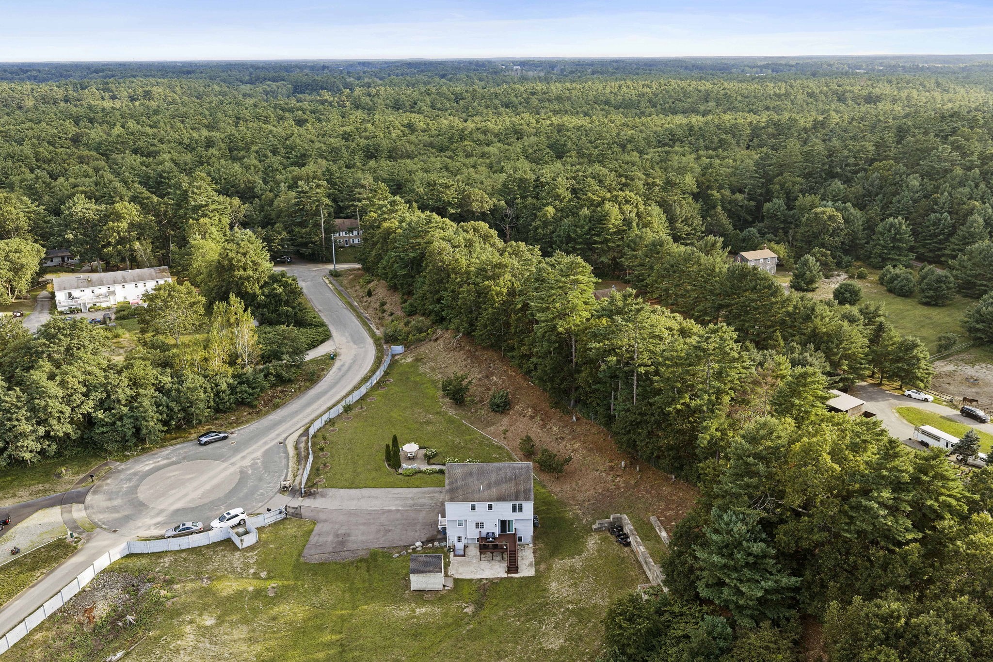 main property photo 28