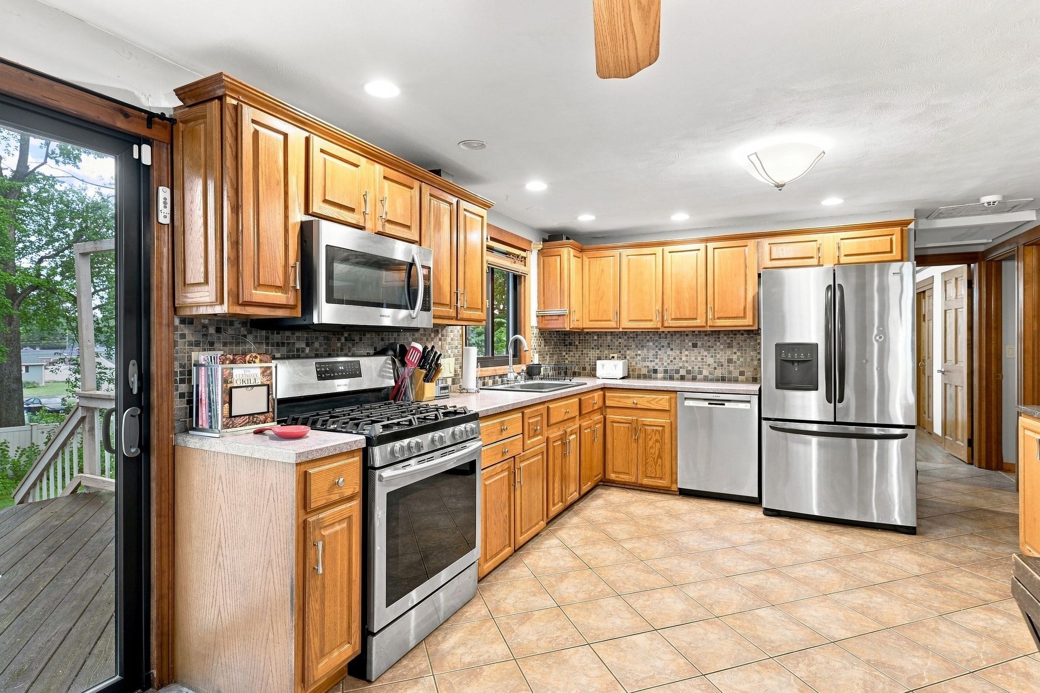 main property photo 14