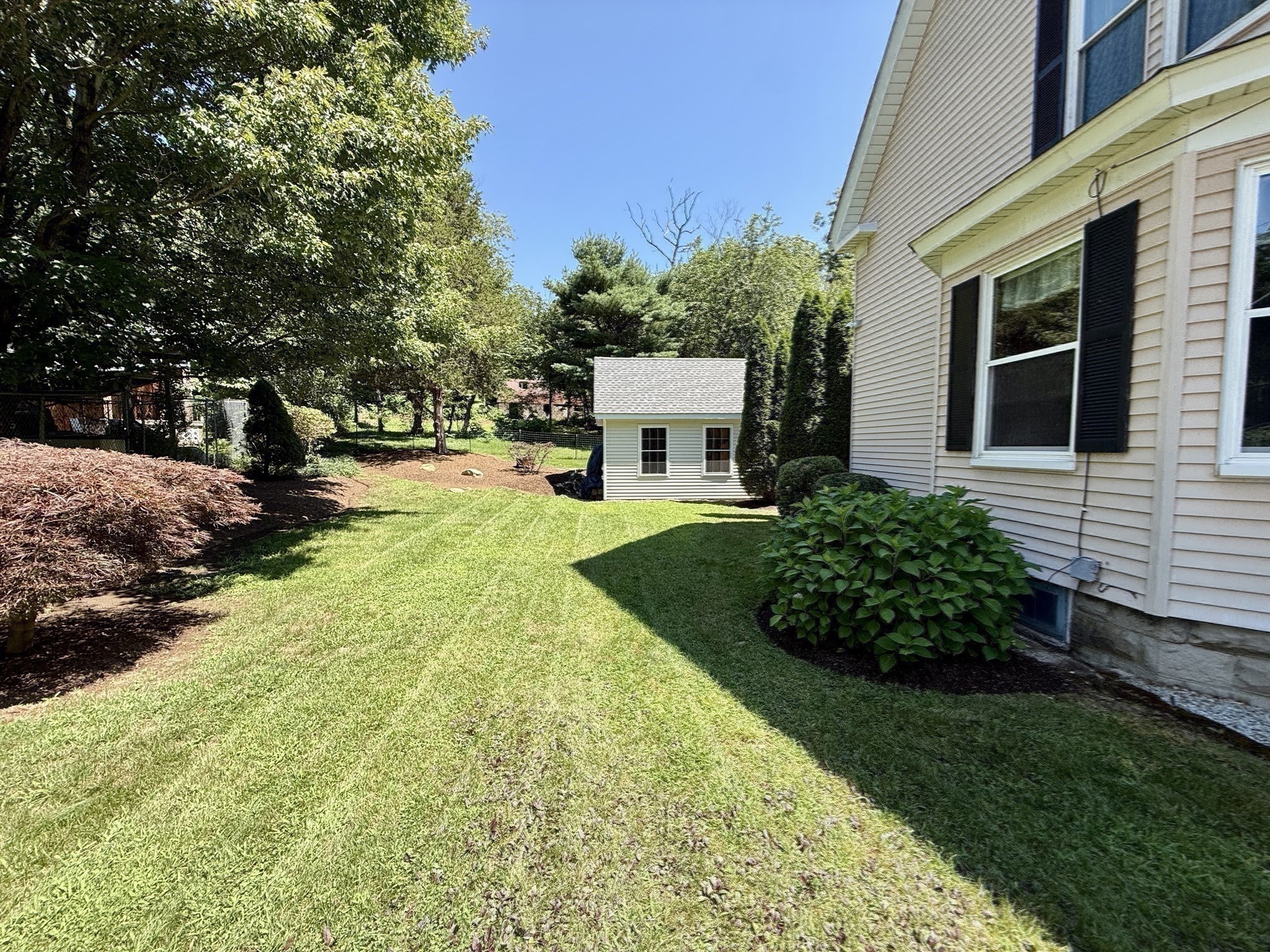main property photo 28