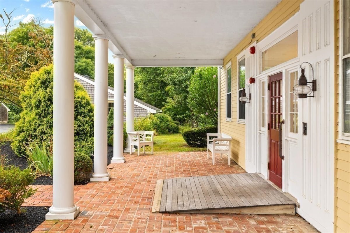 main property photo 32