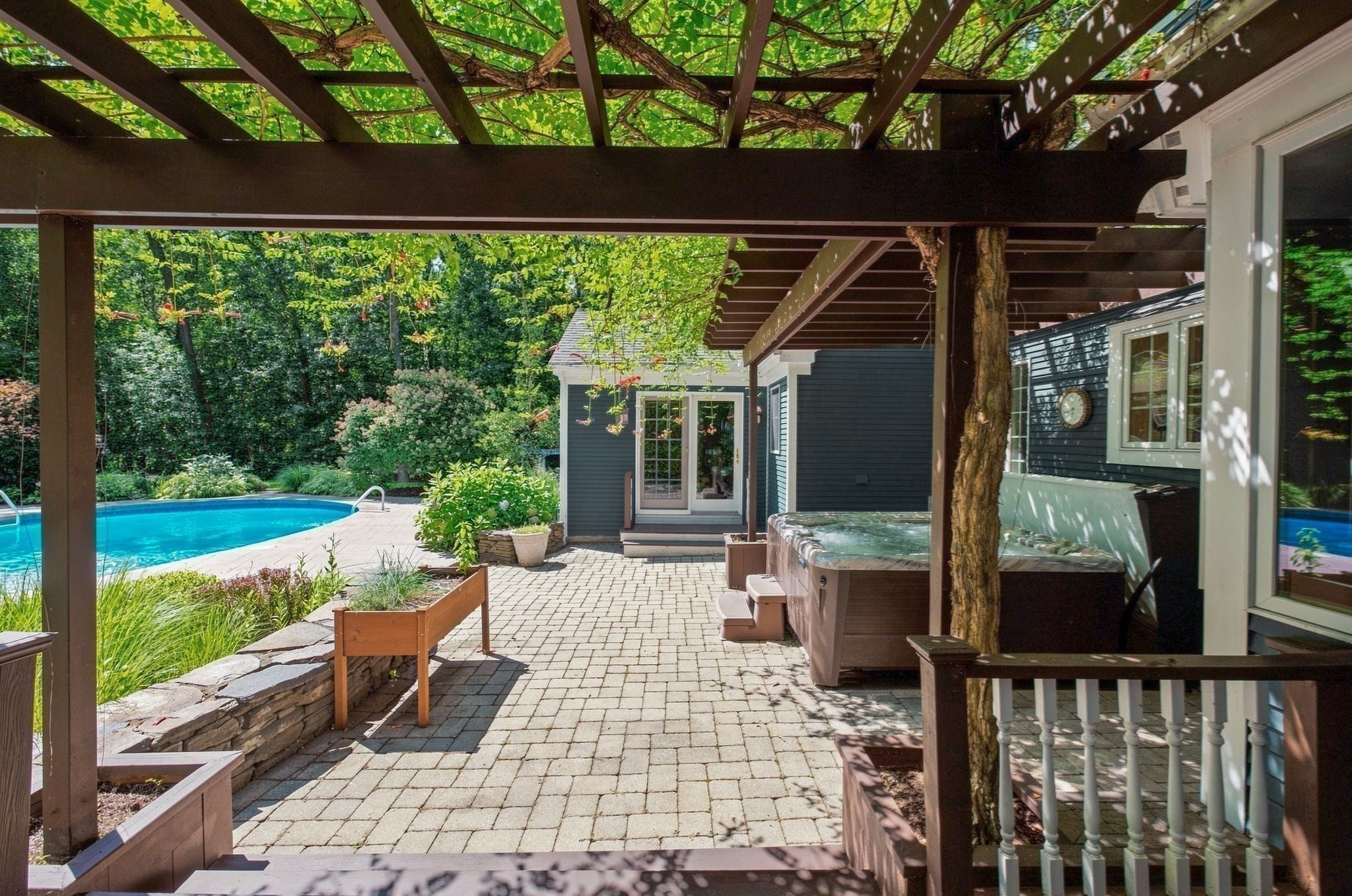 main property photo 6