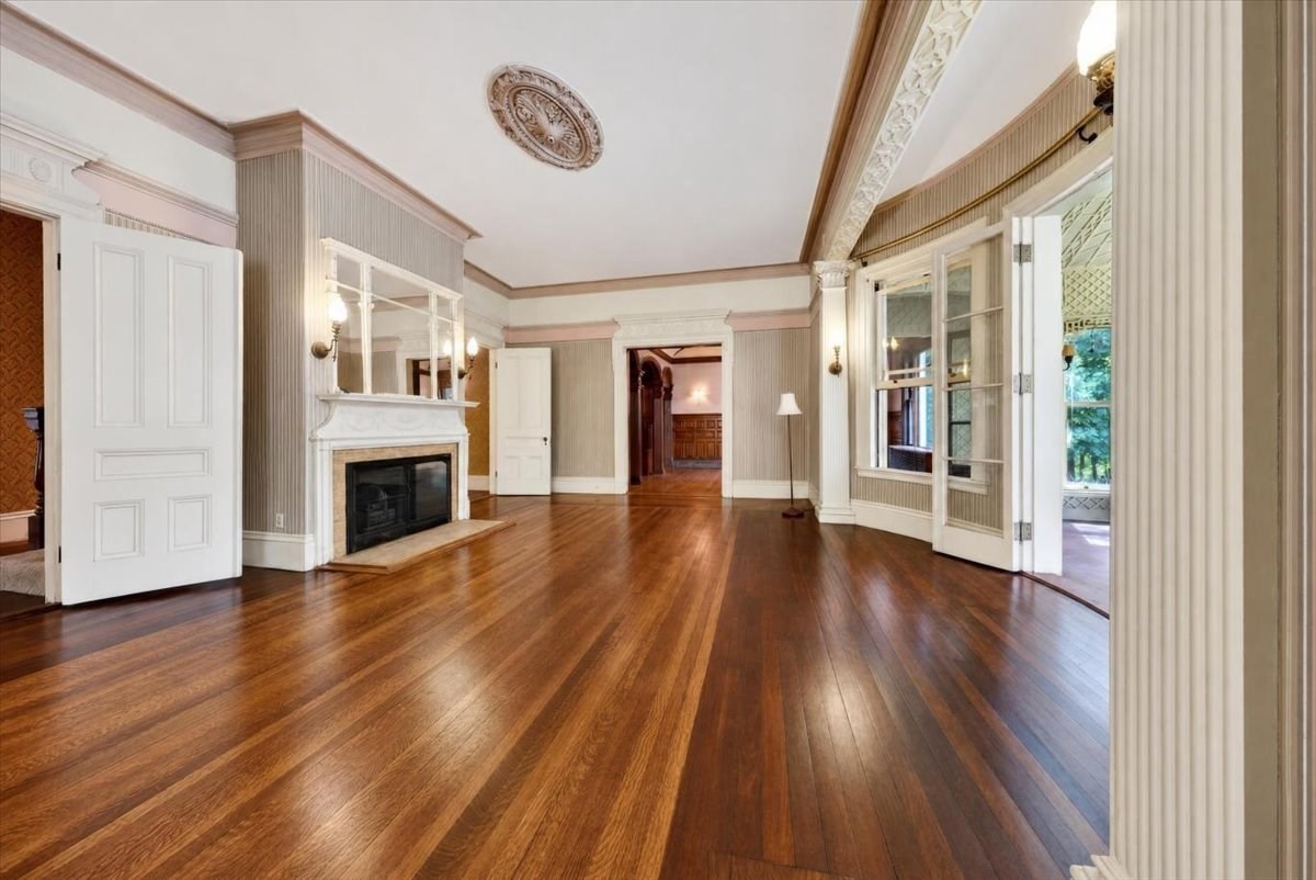 main property photo 19