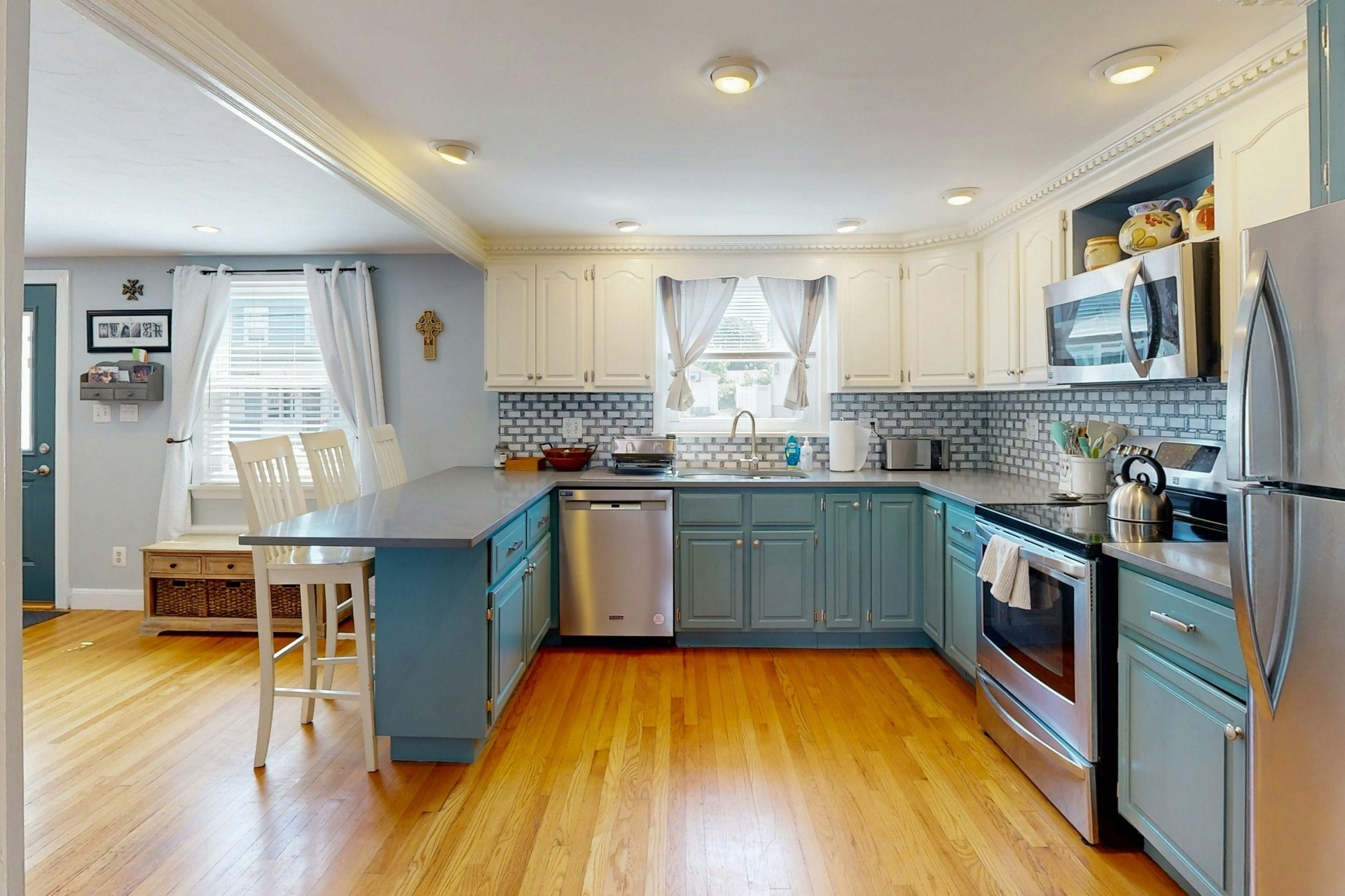 main property photo 9