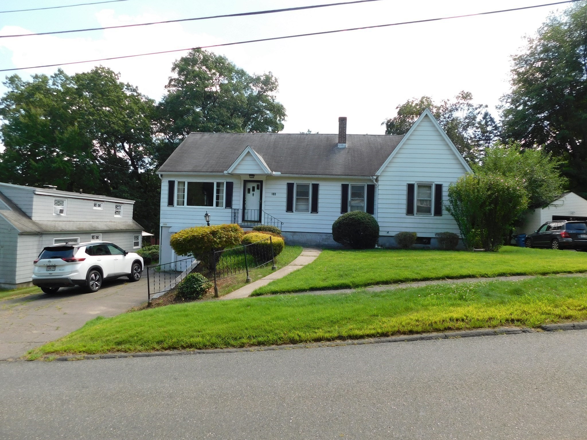 main property photo 2
