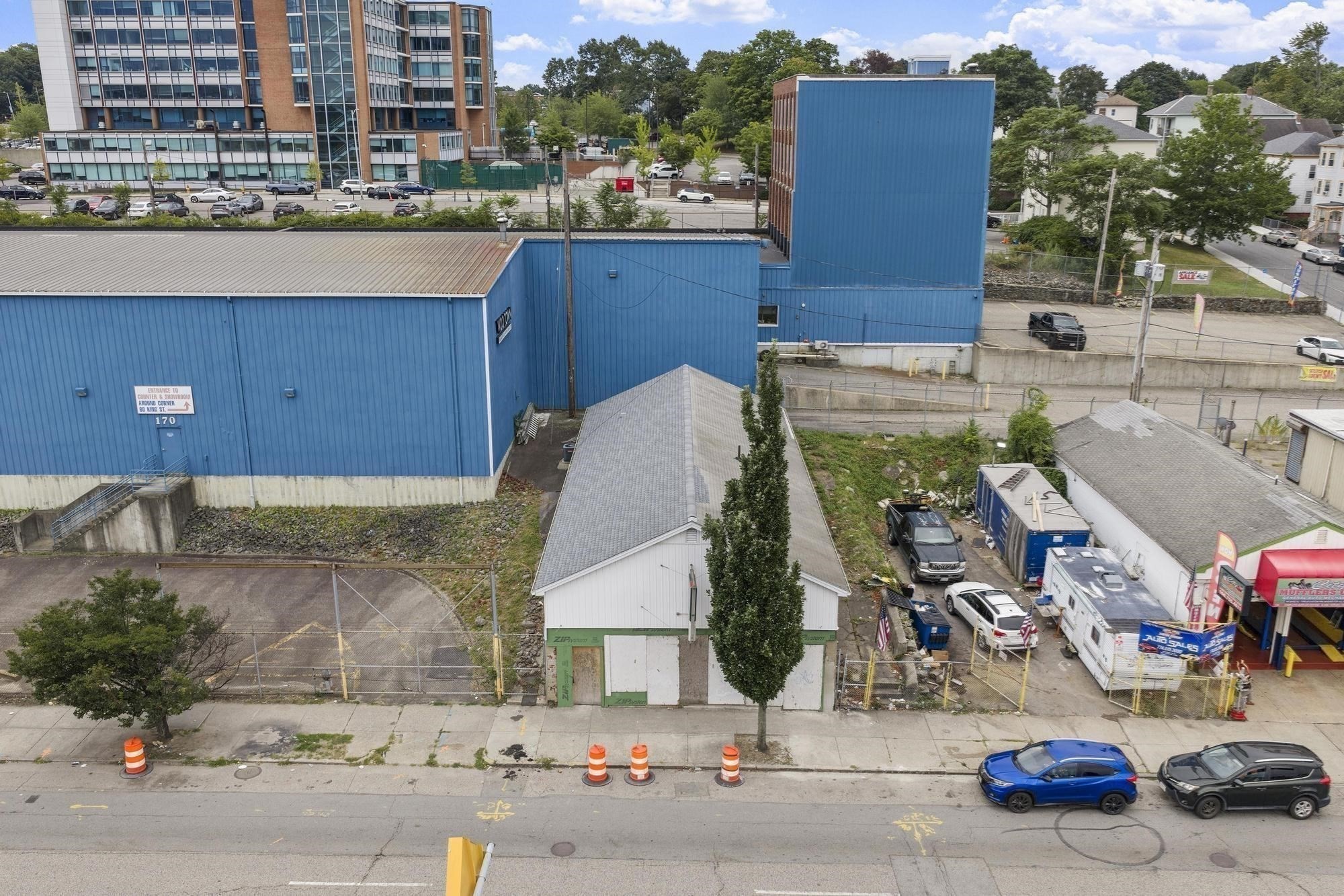 main property photo 4