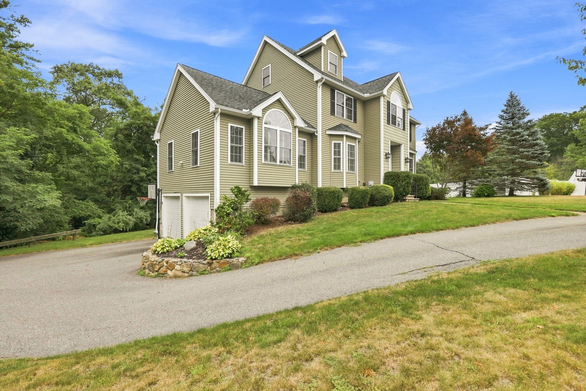 main property photo 2