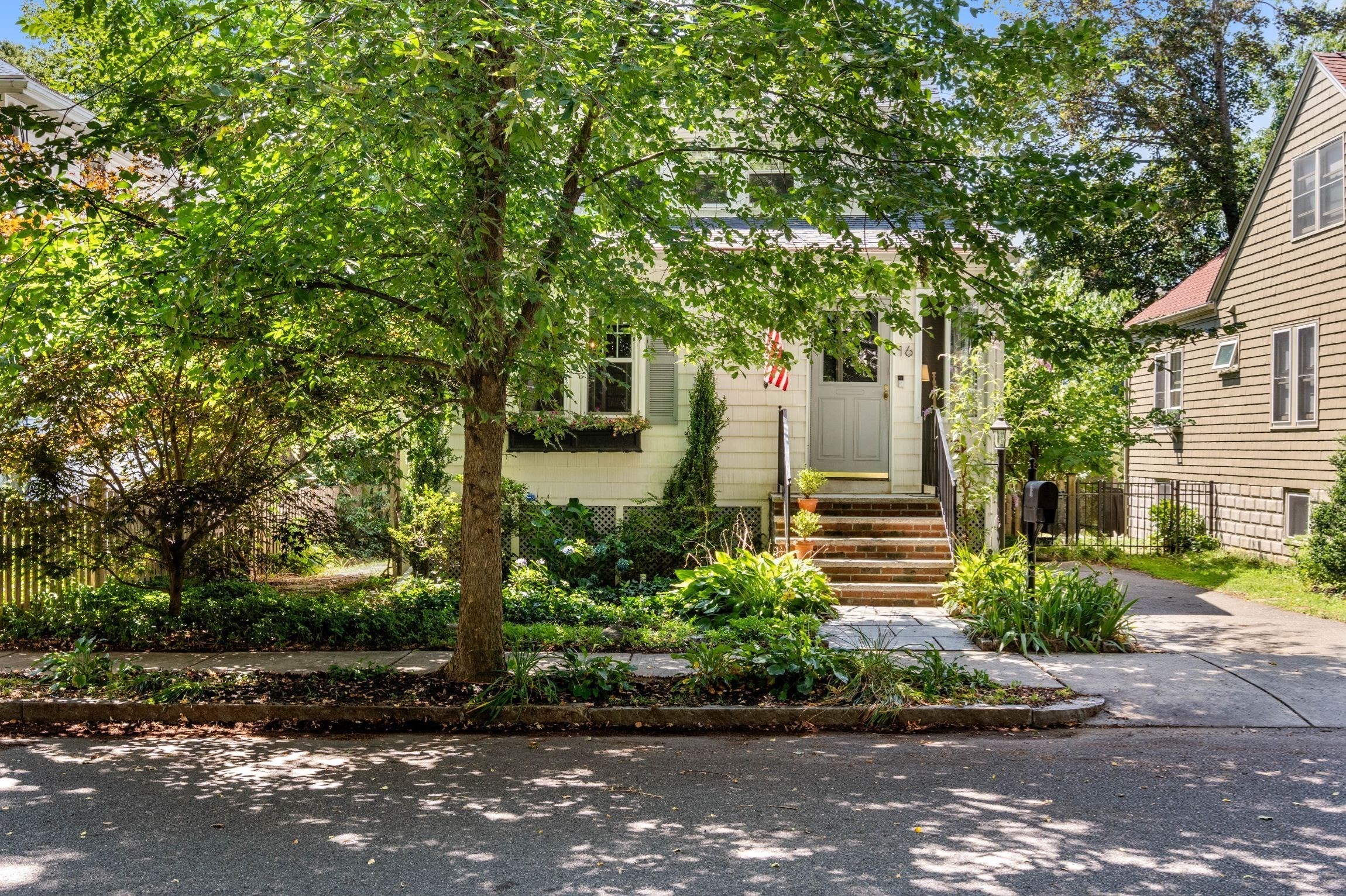 main property photo 40
