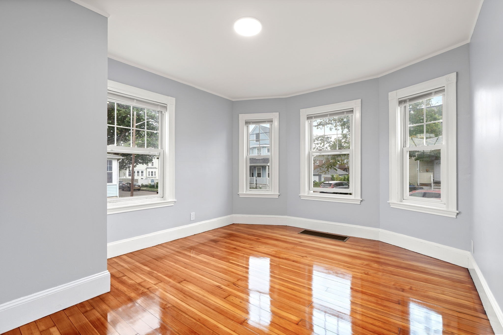 property viewer photo 8