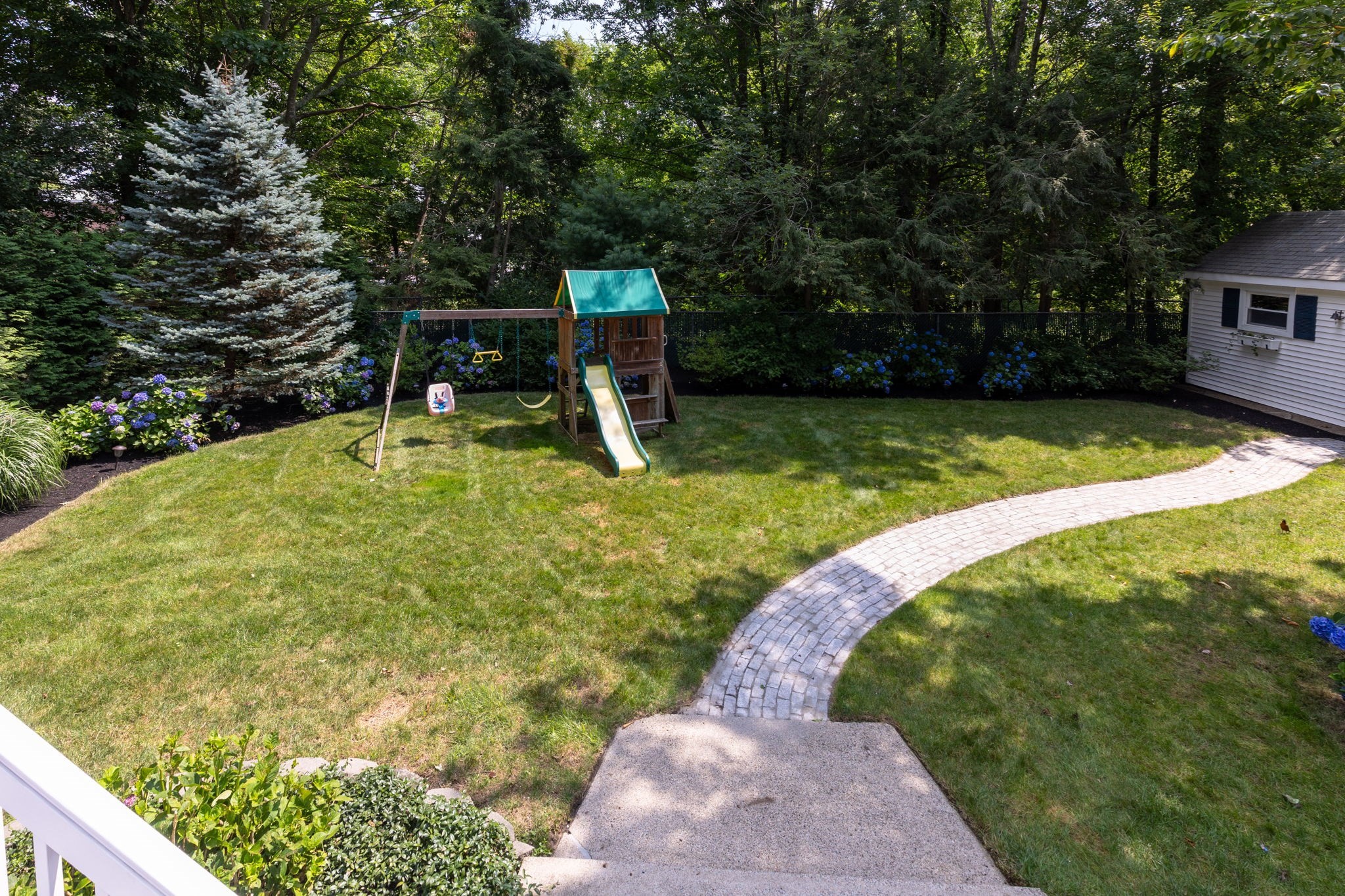 main property photo 13