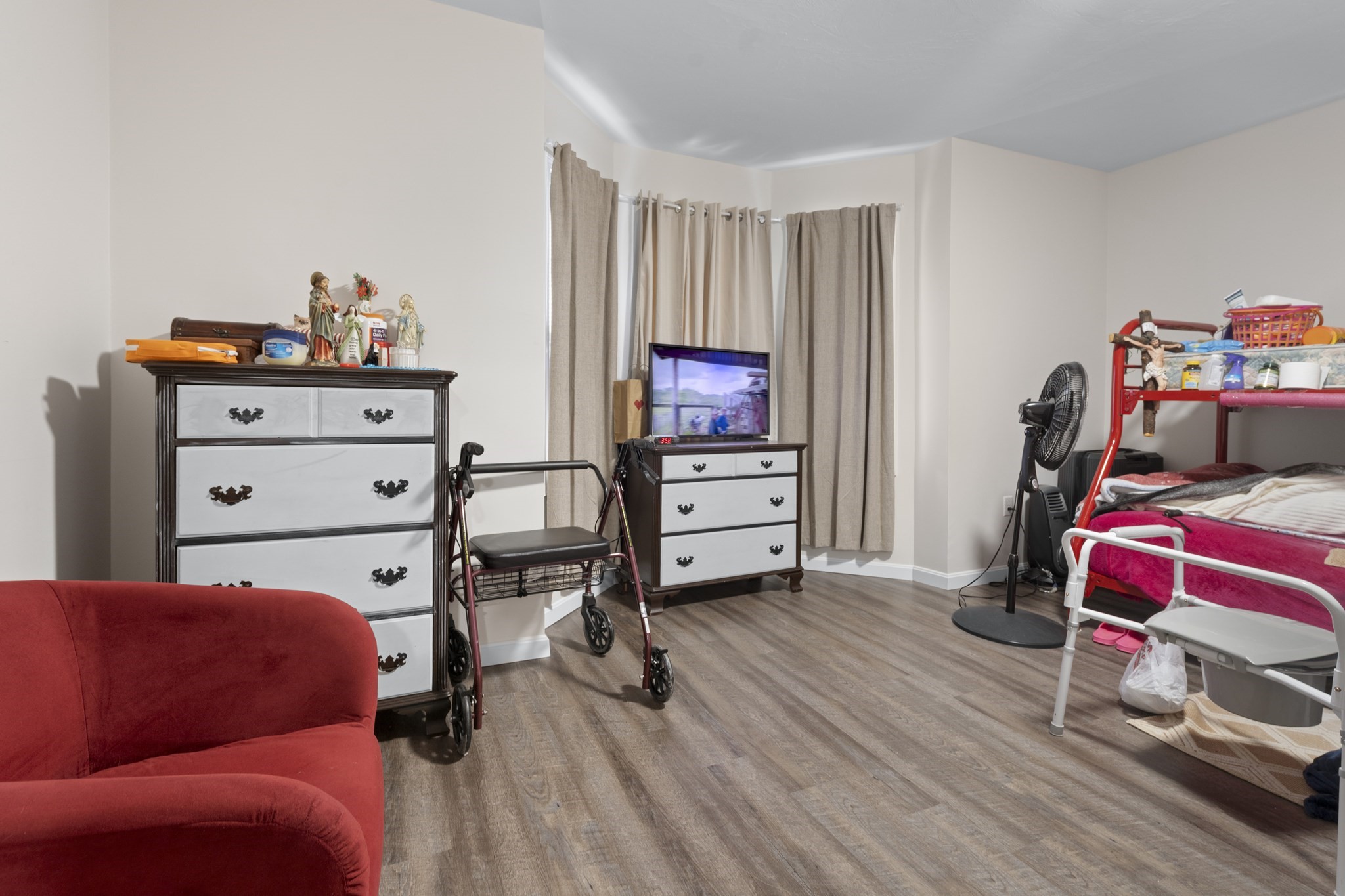 main property photo 17
