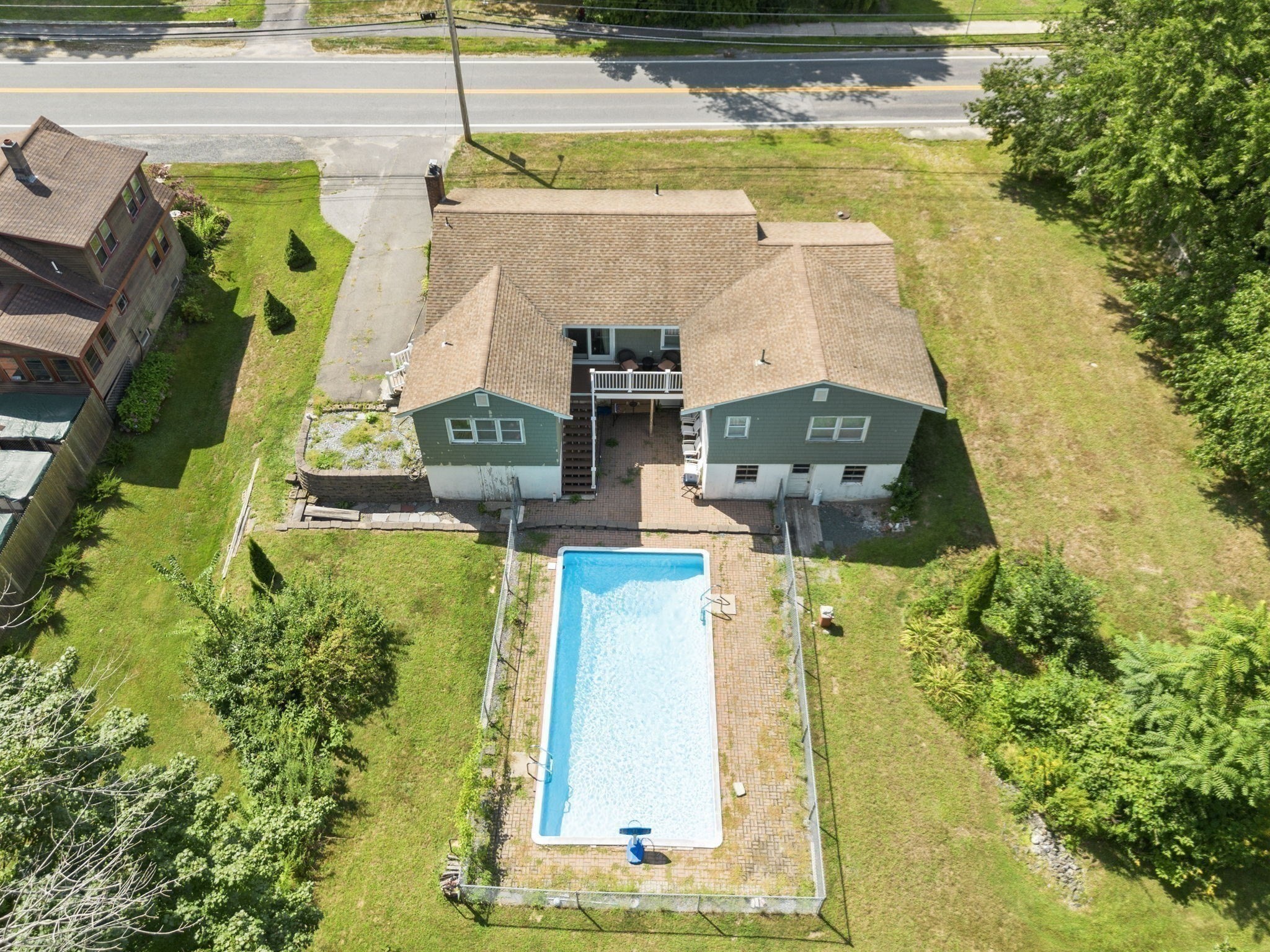 main property photo 33