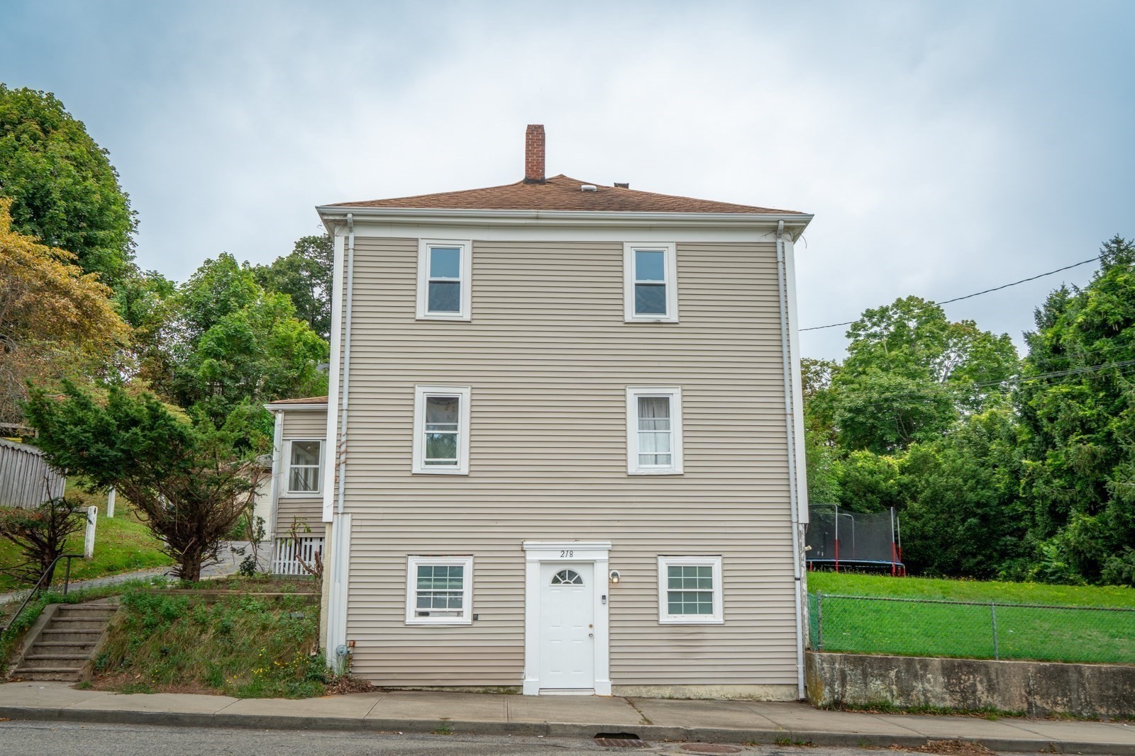 main property photo 11