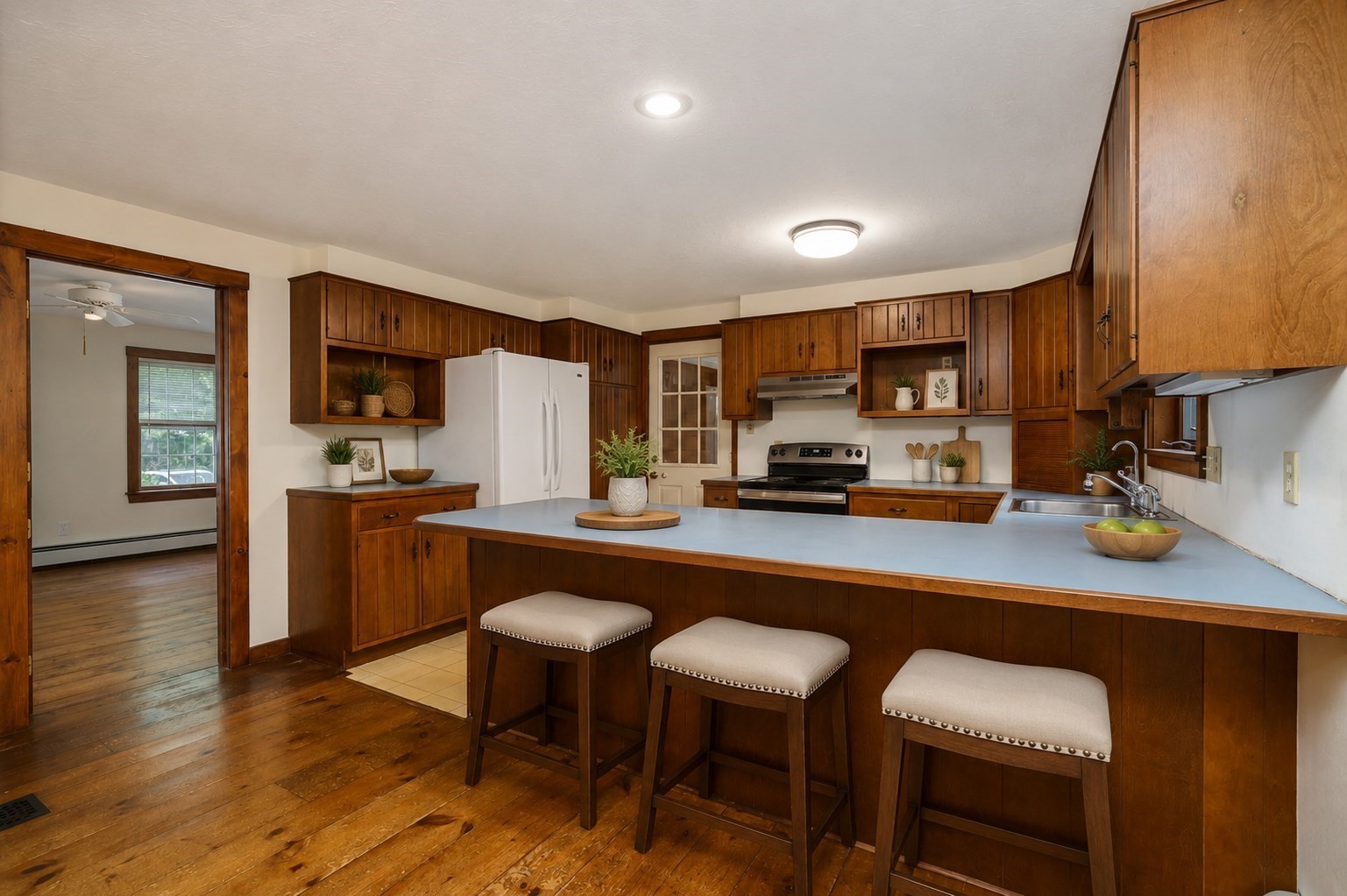main property photo 12