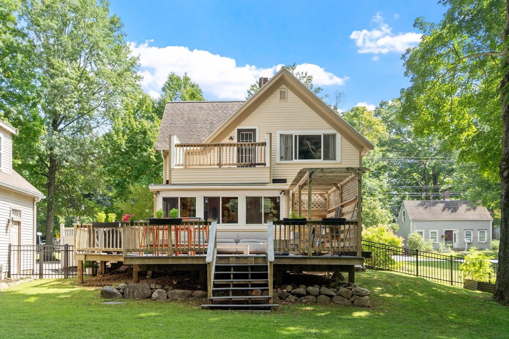 main property photo 34
