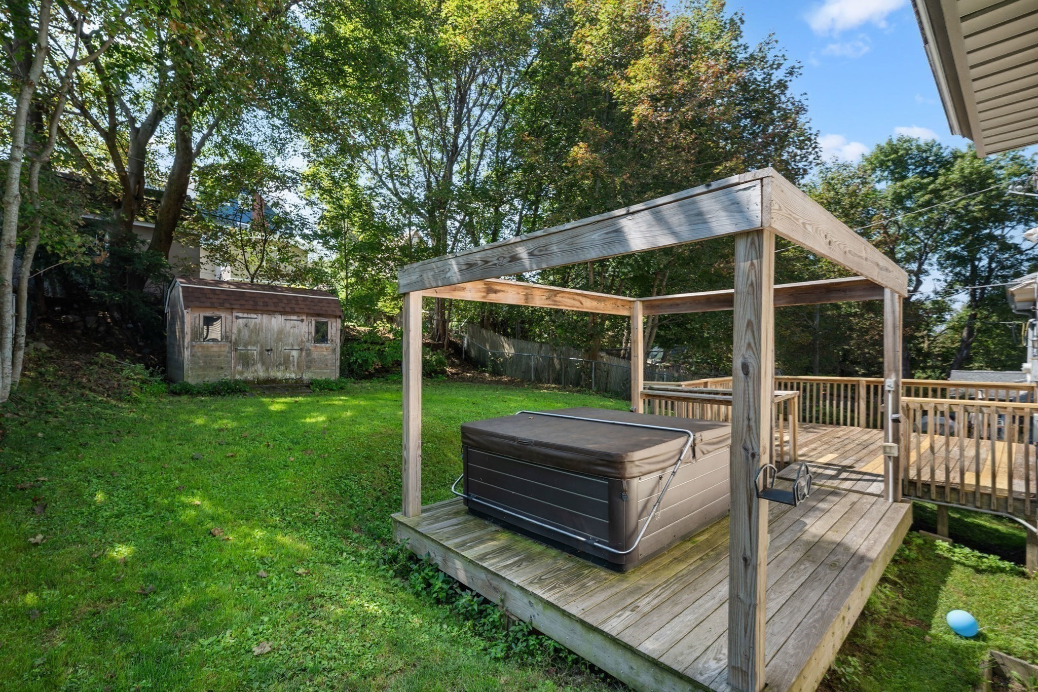 main property photo 31