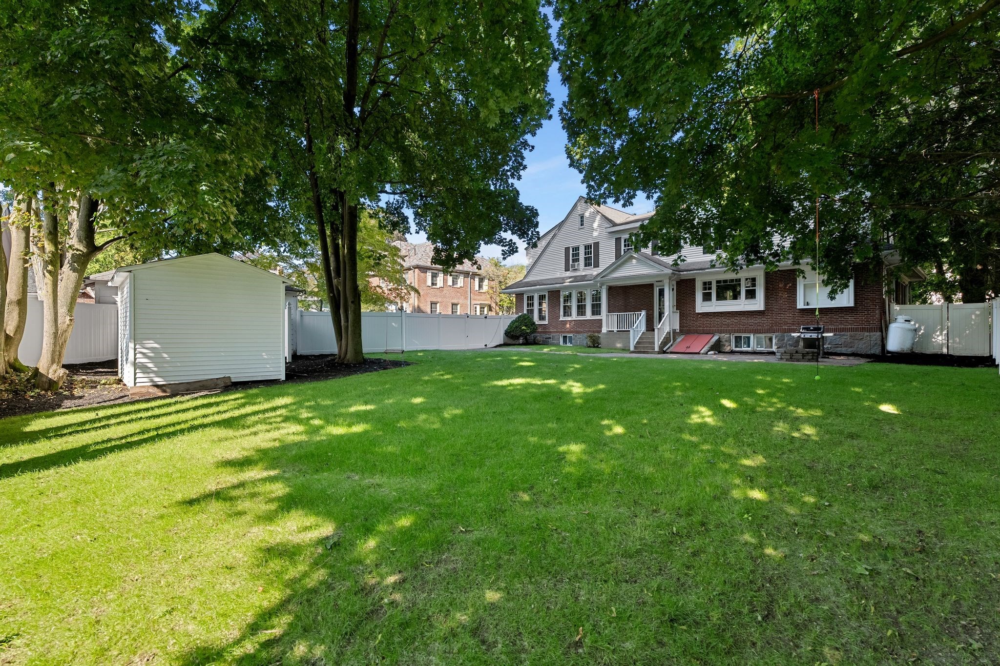 main property photo 40