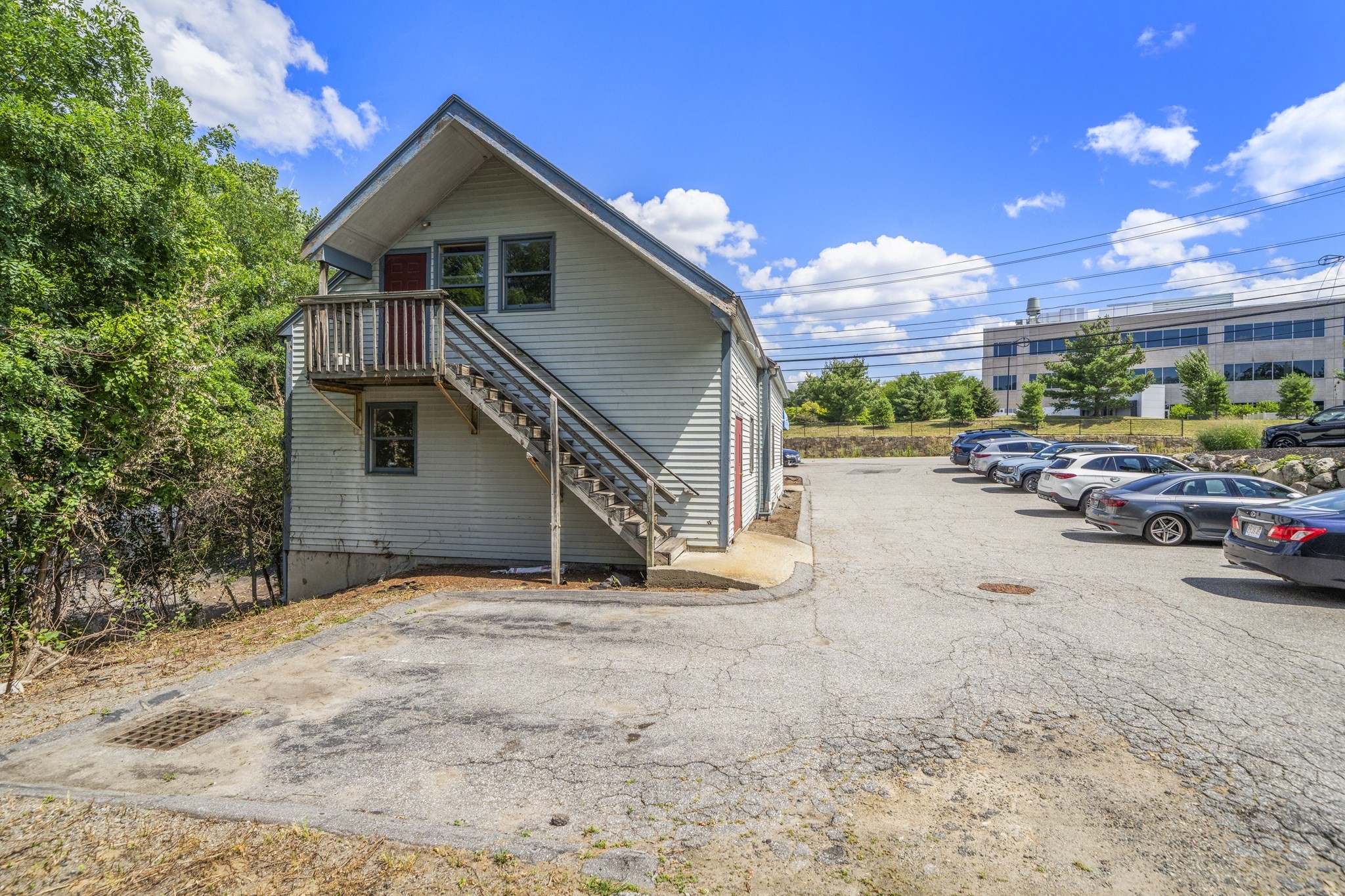 main property photo 28