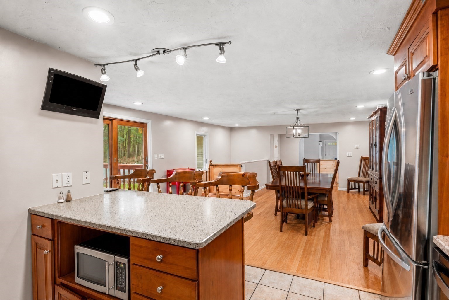 main property photo 6