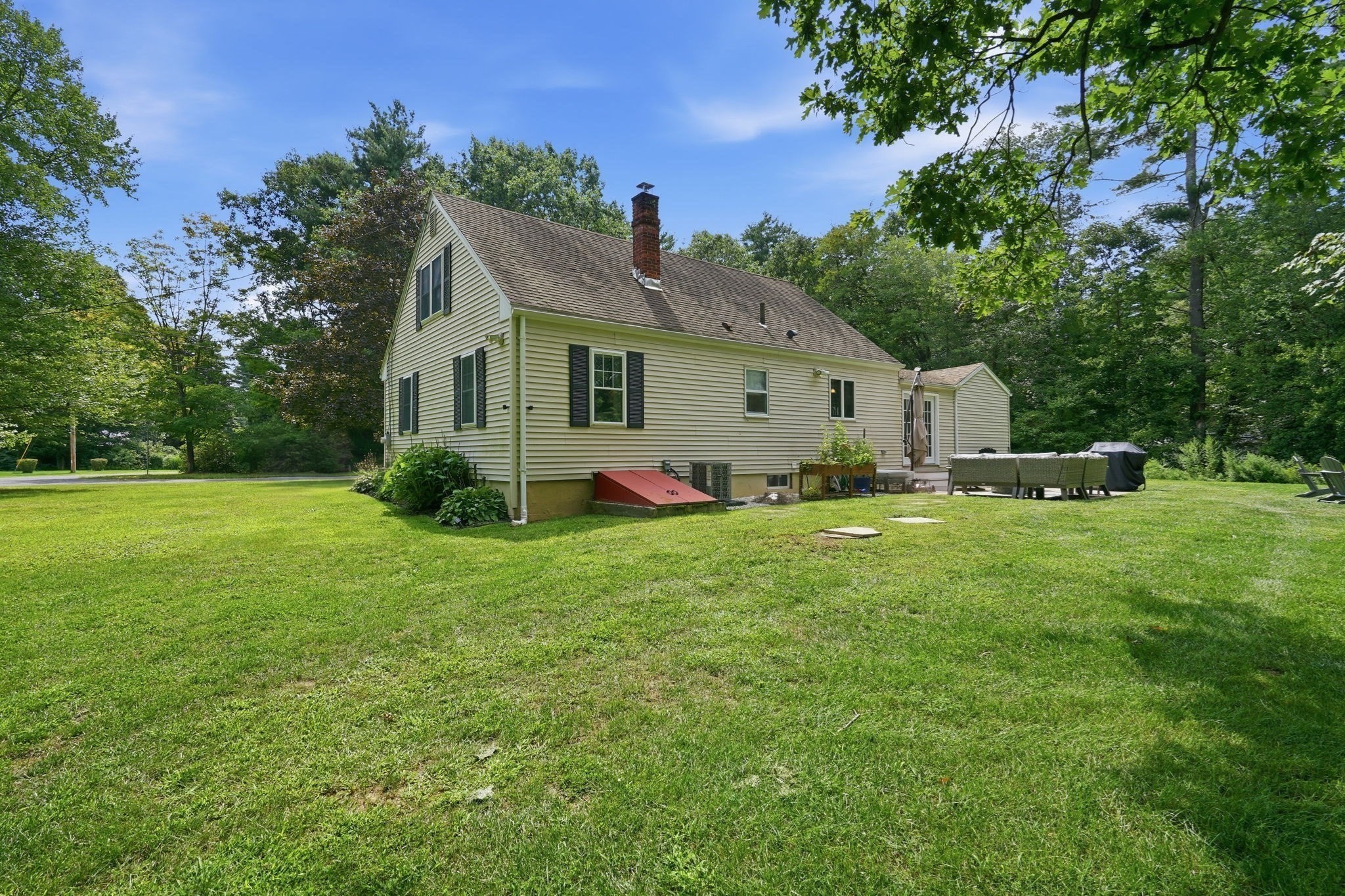 main property photo 26