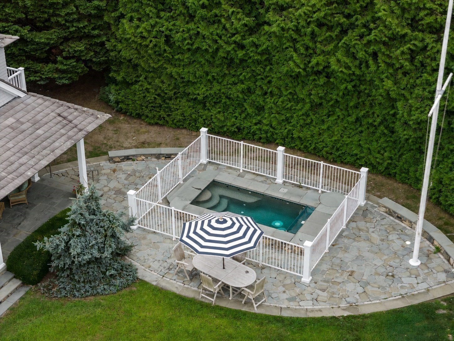 main property photo 37