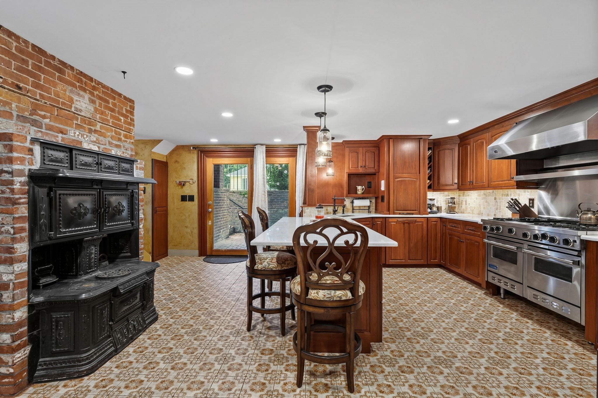 main property photo 12