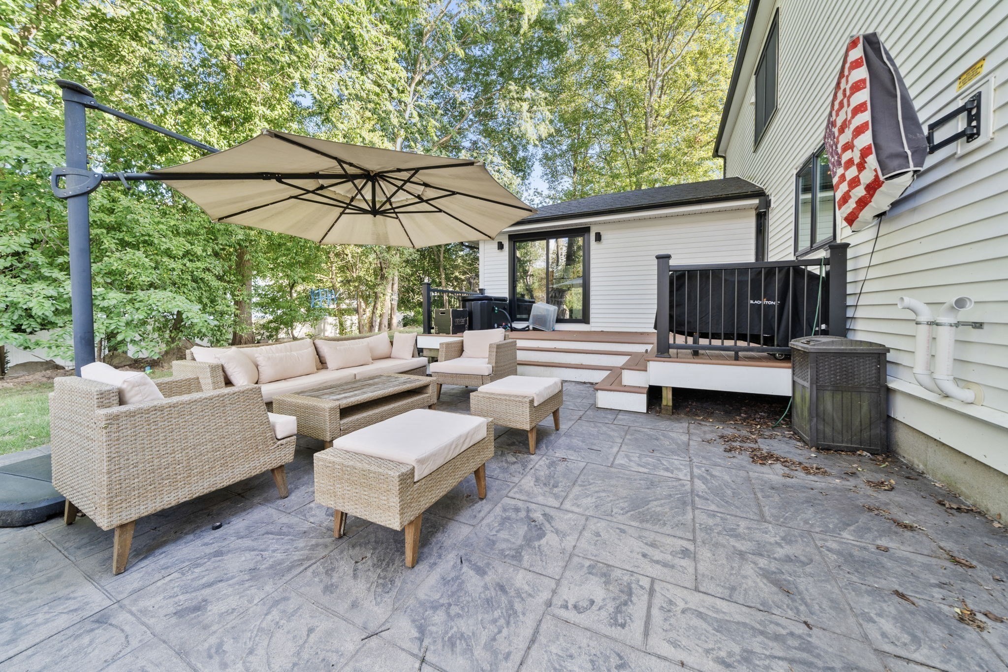 main property photo 33
