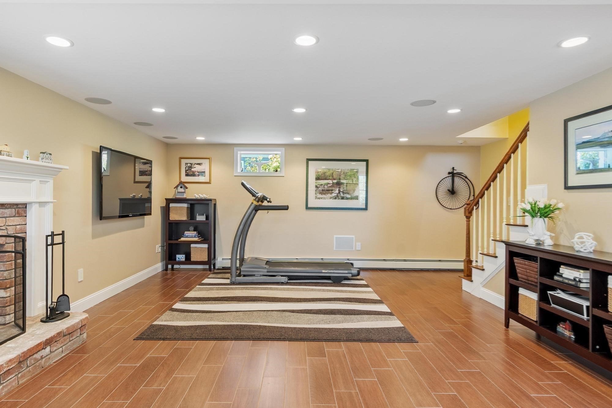 main property photo 23