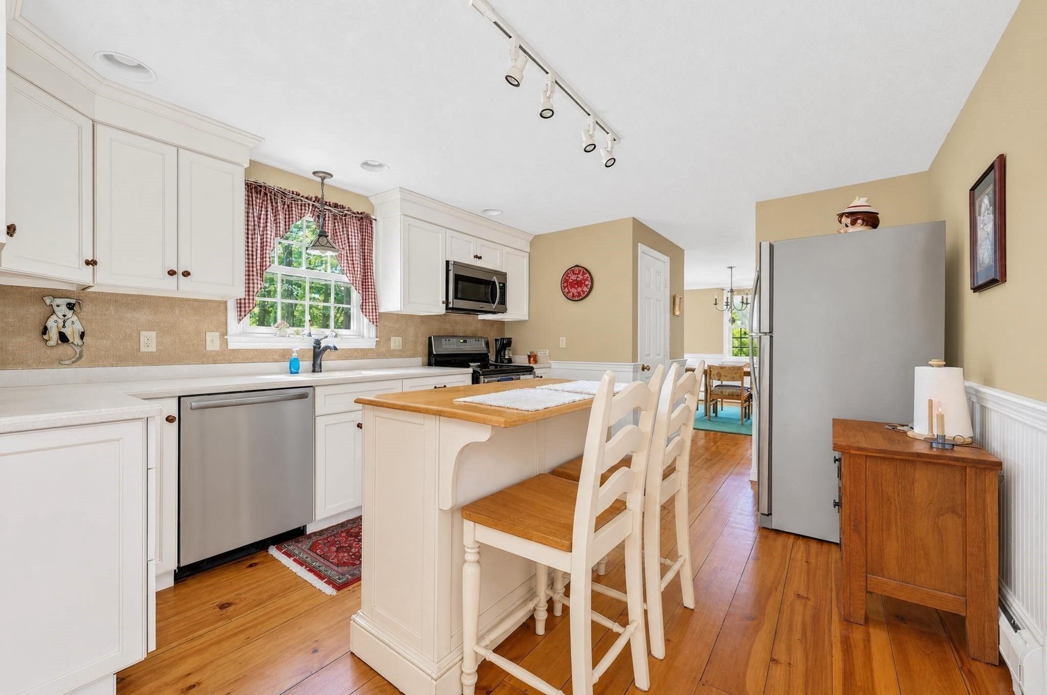 main property photo 6