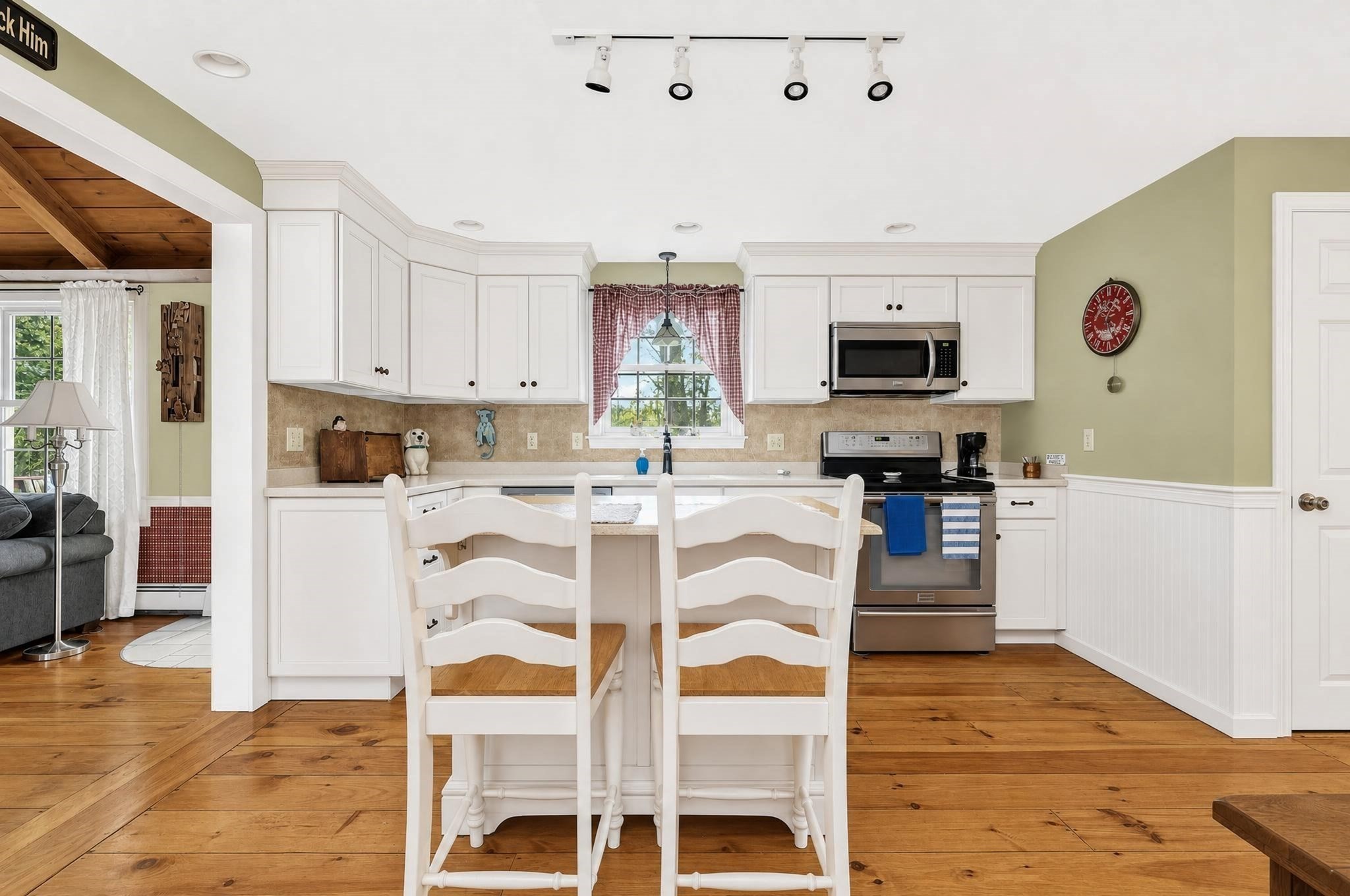 main property photo 8