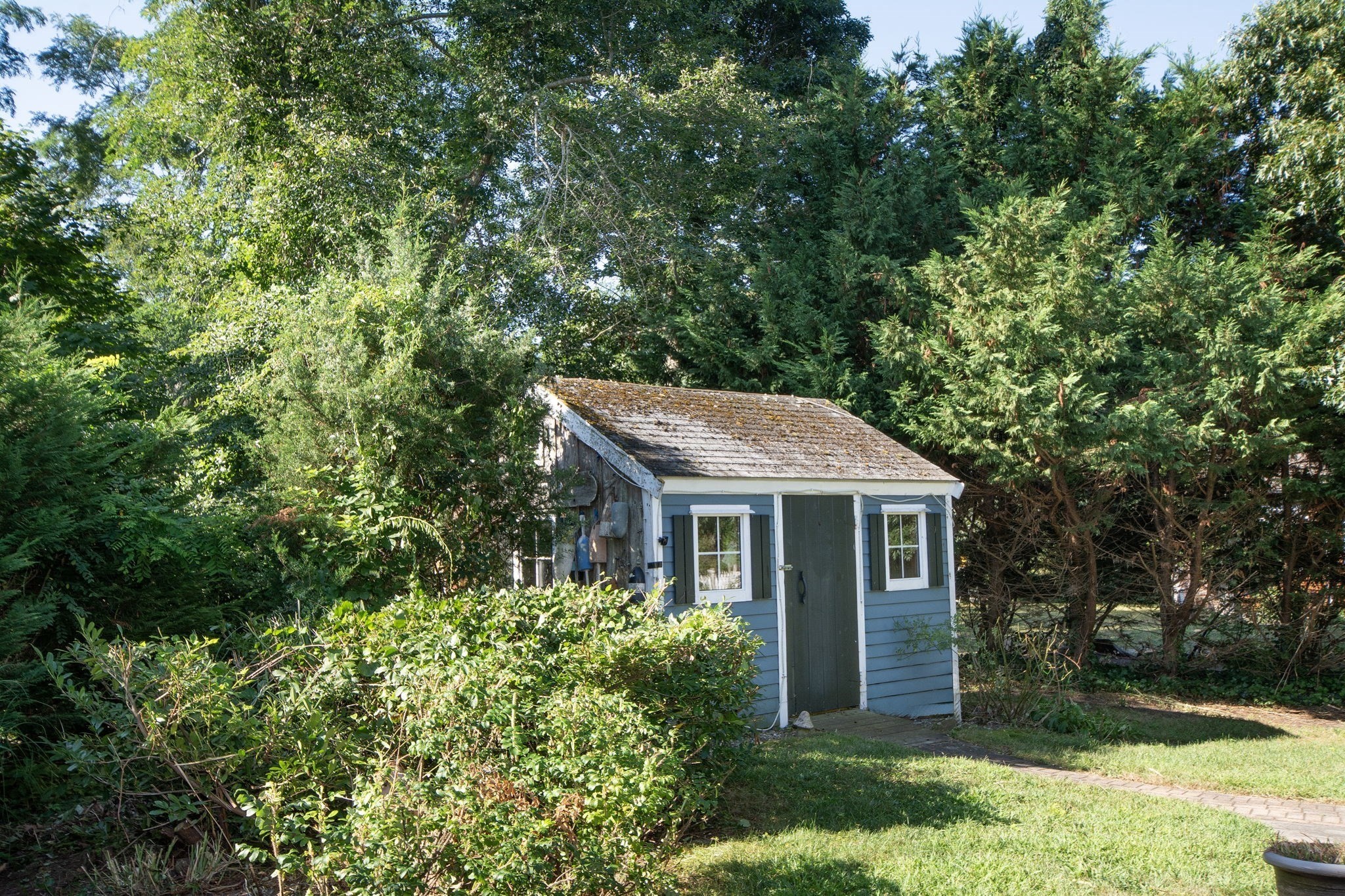 main property photo 30