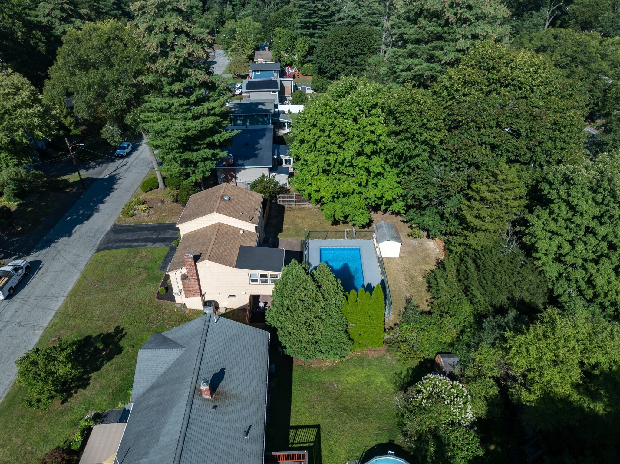 main property photo 28