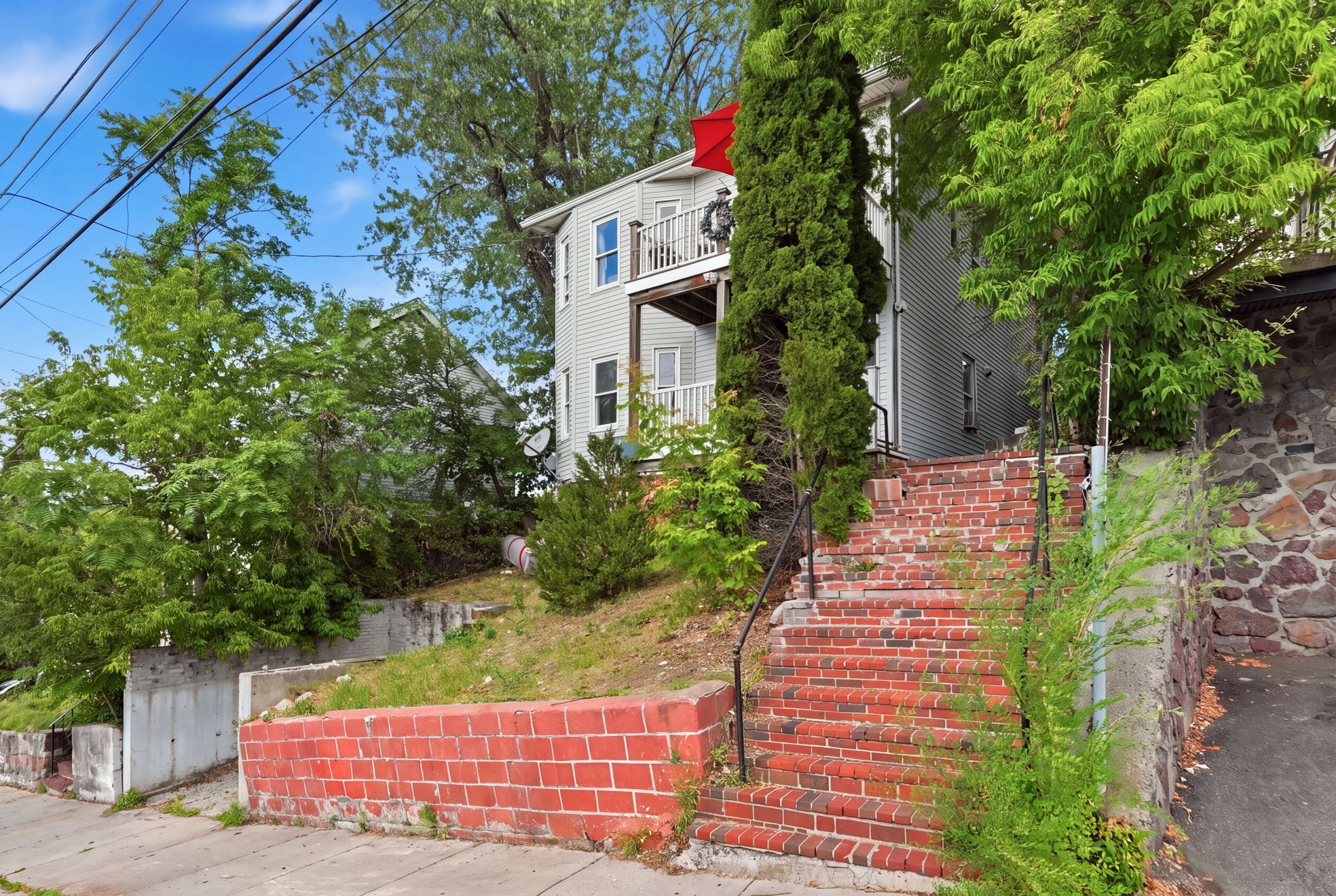 main property photo 34
