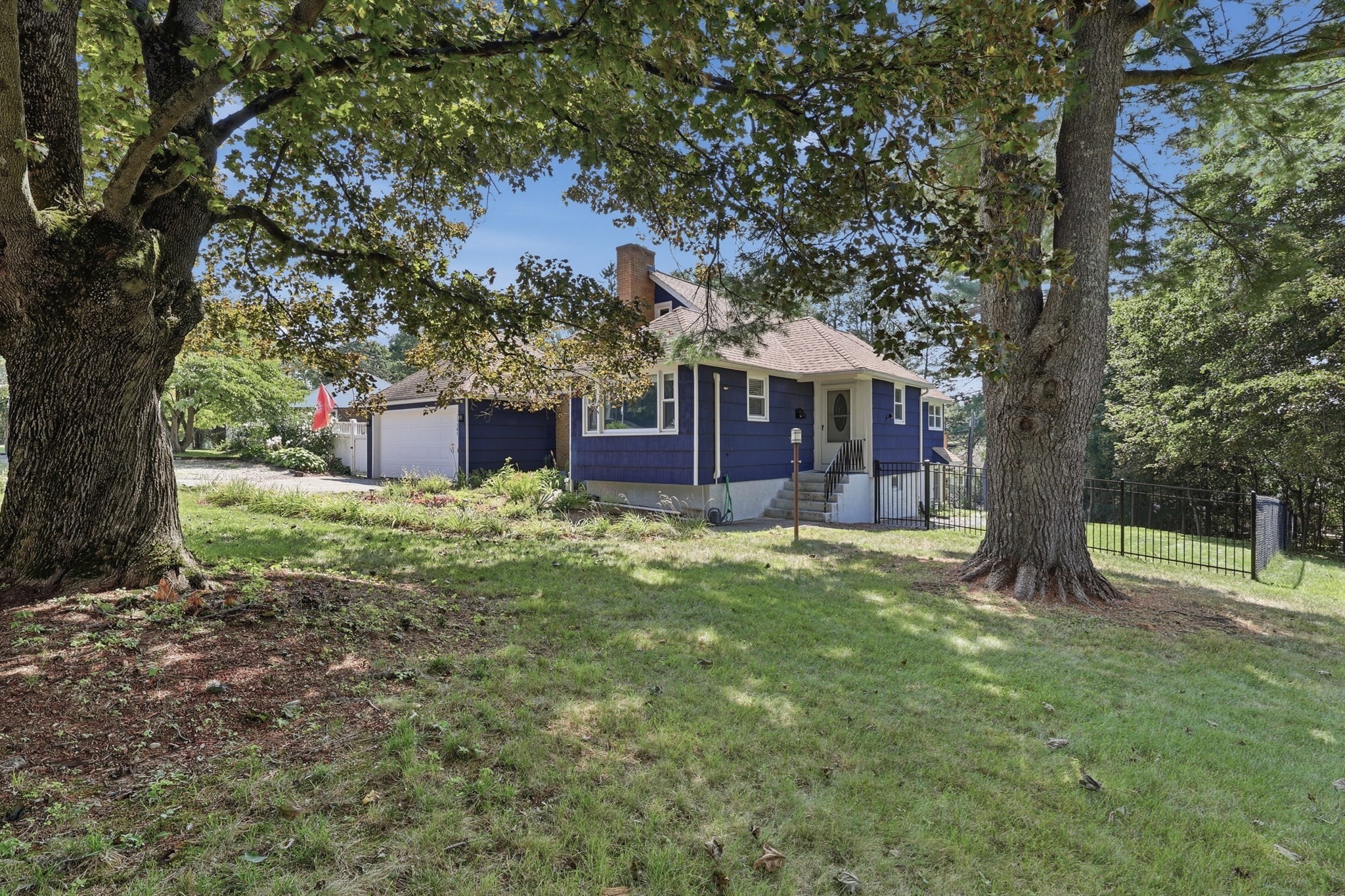 main property photo 40