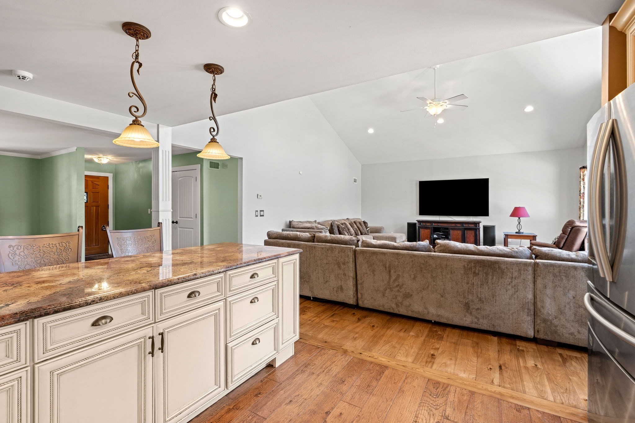 main property photo 15
