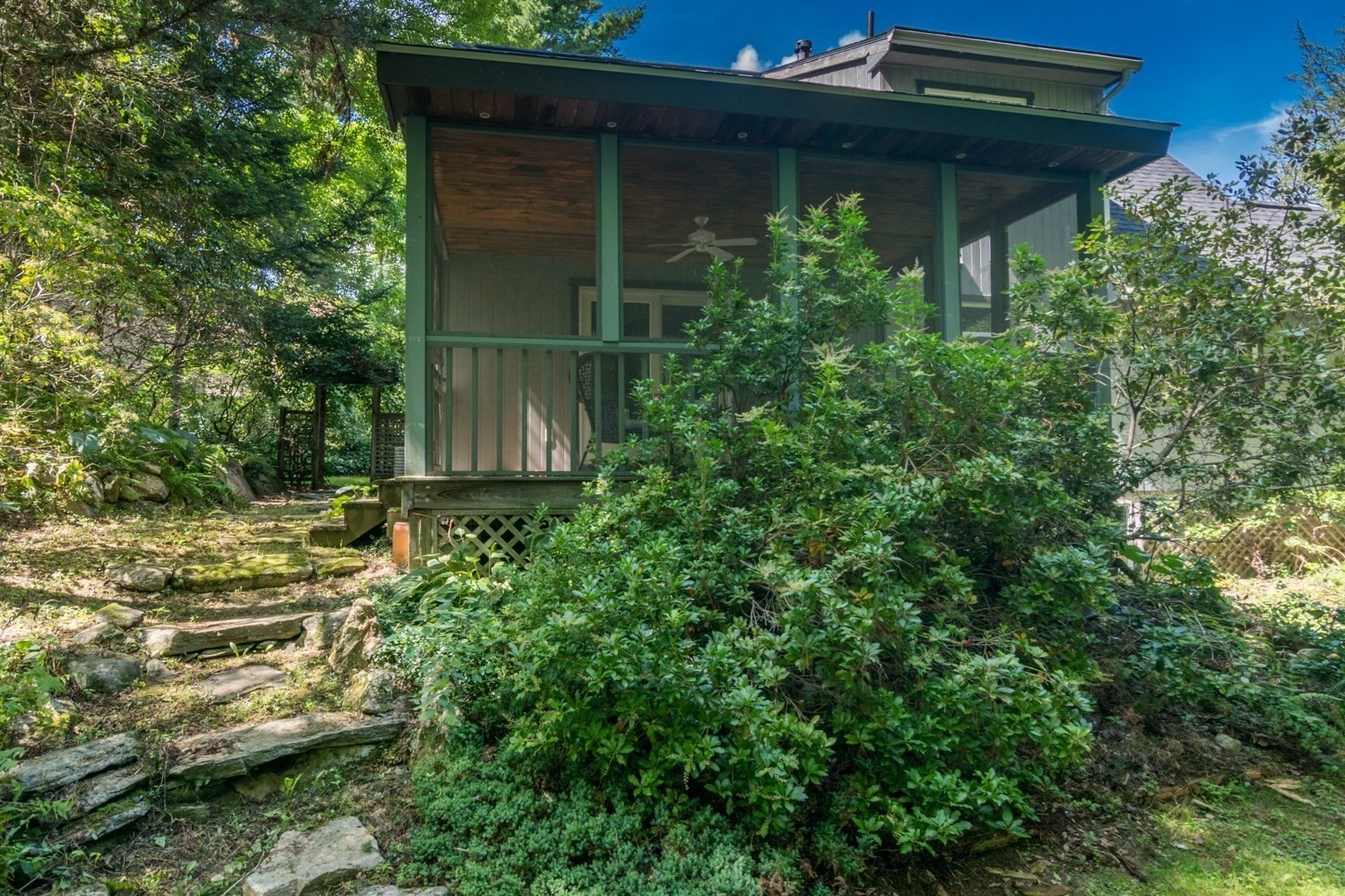 main property photo 30