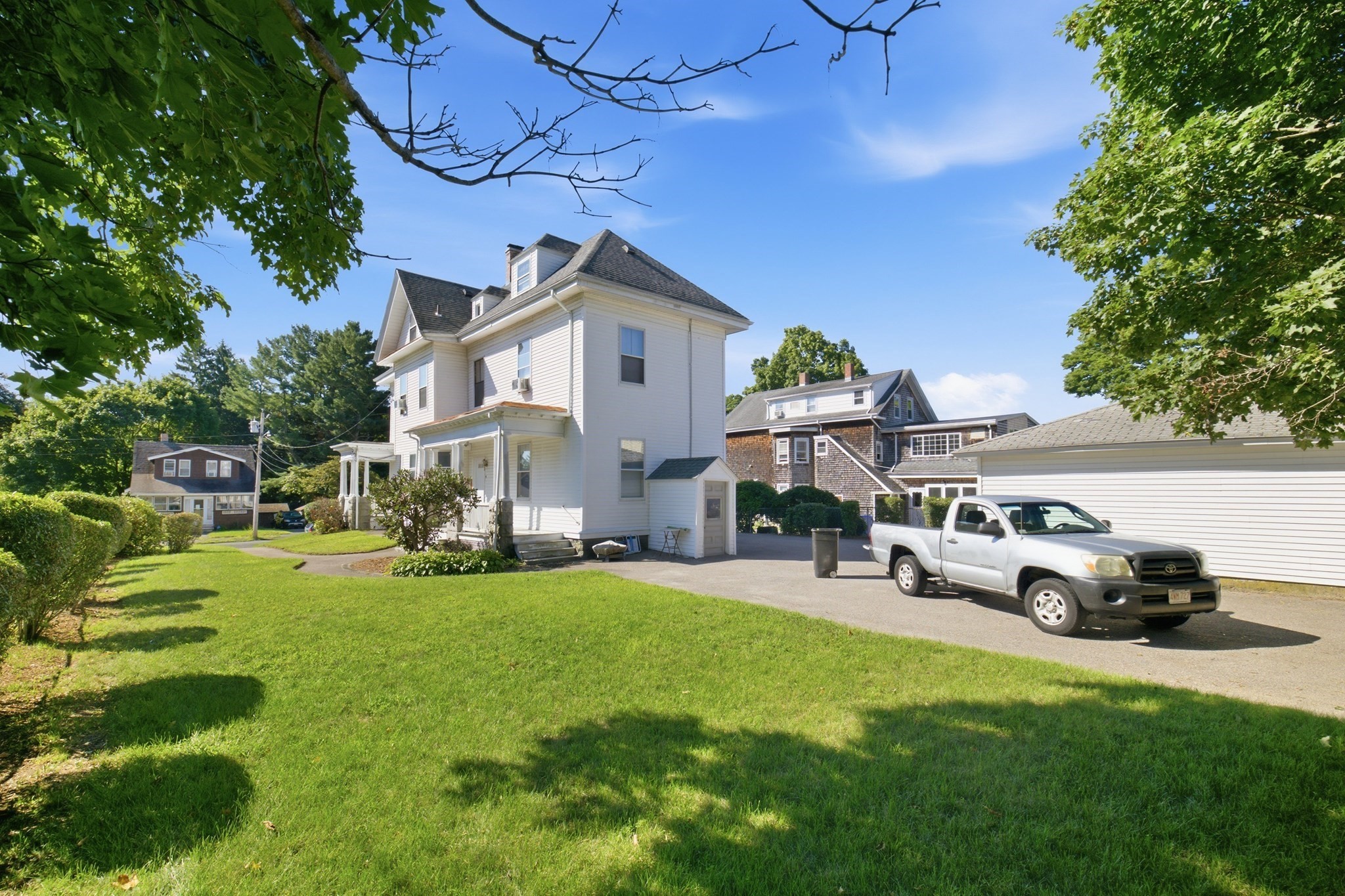 main property photo 4