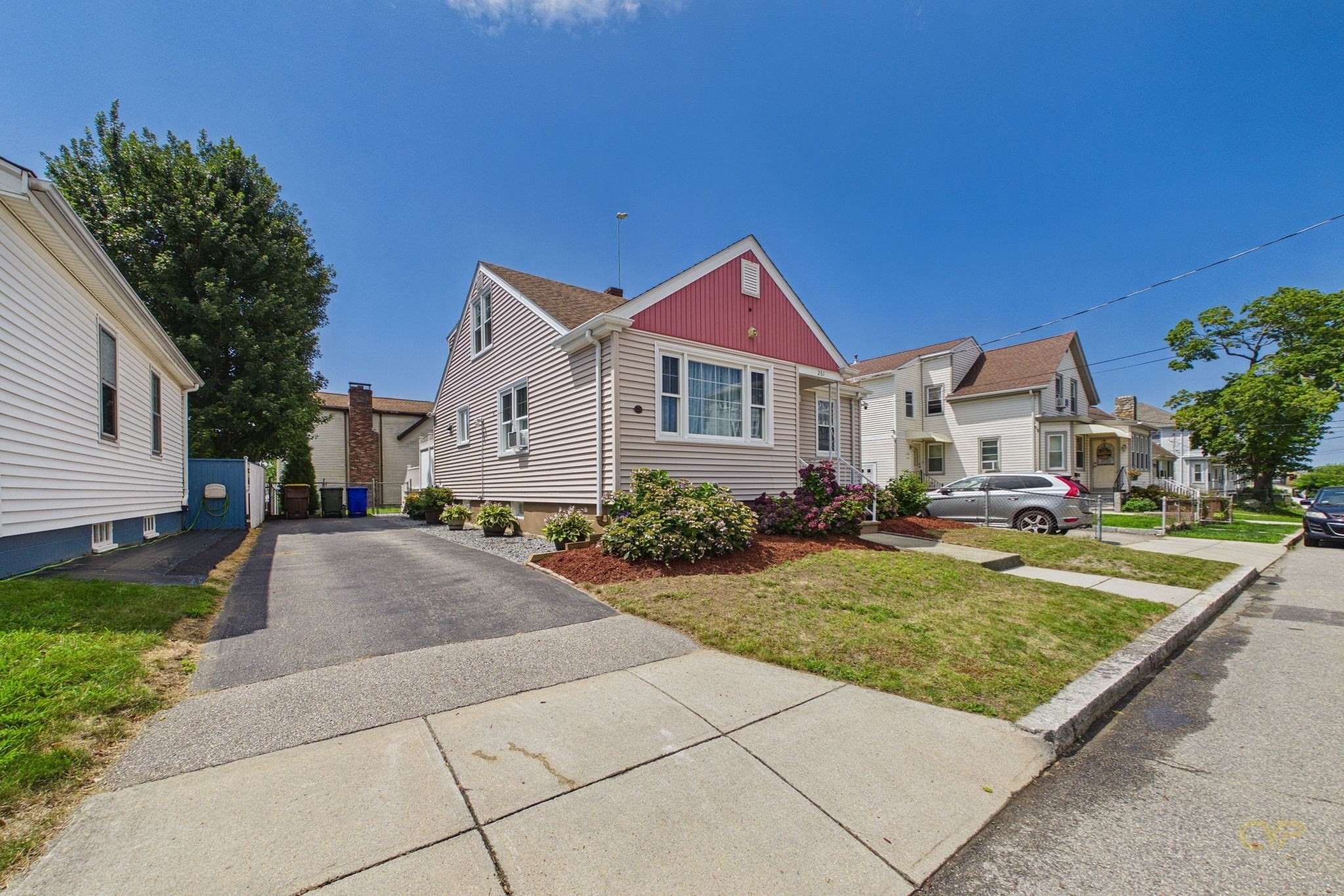 main property photo 2