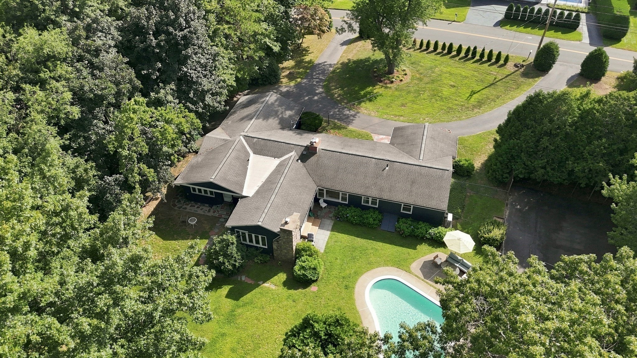 main property photo 37