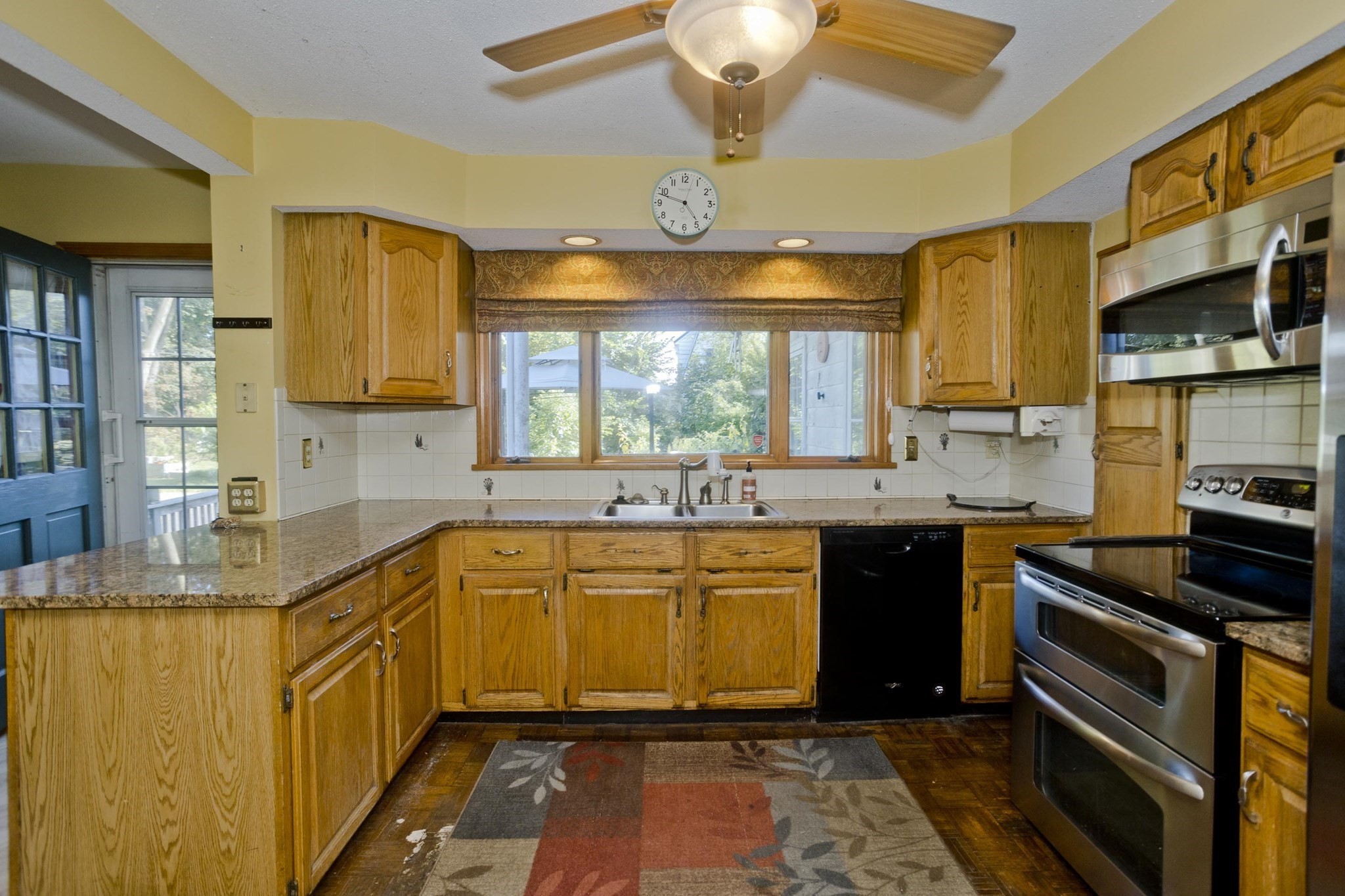 main property photo 32
