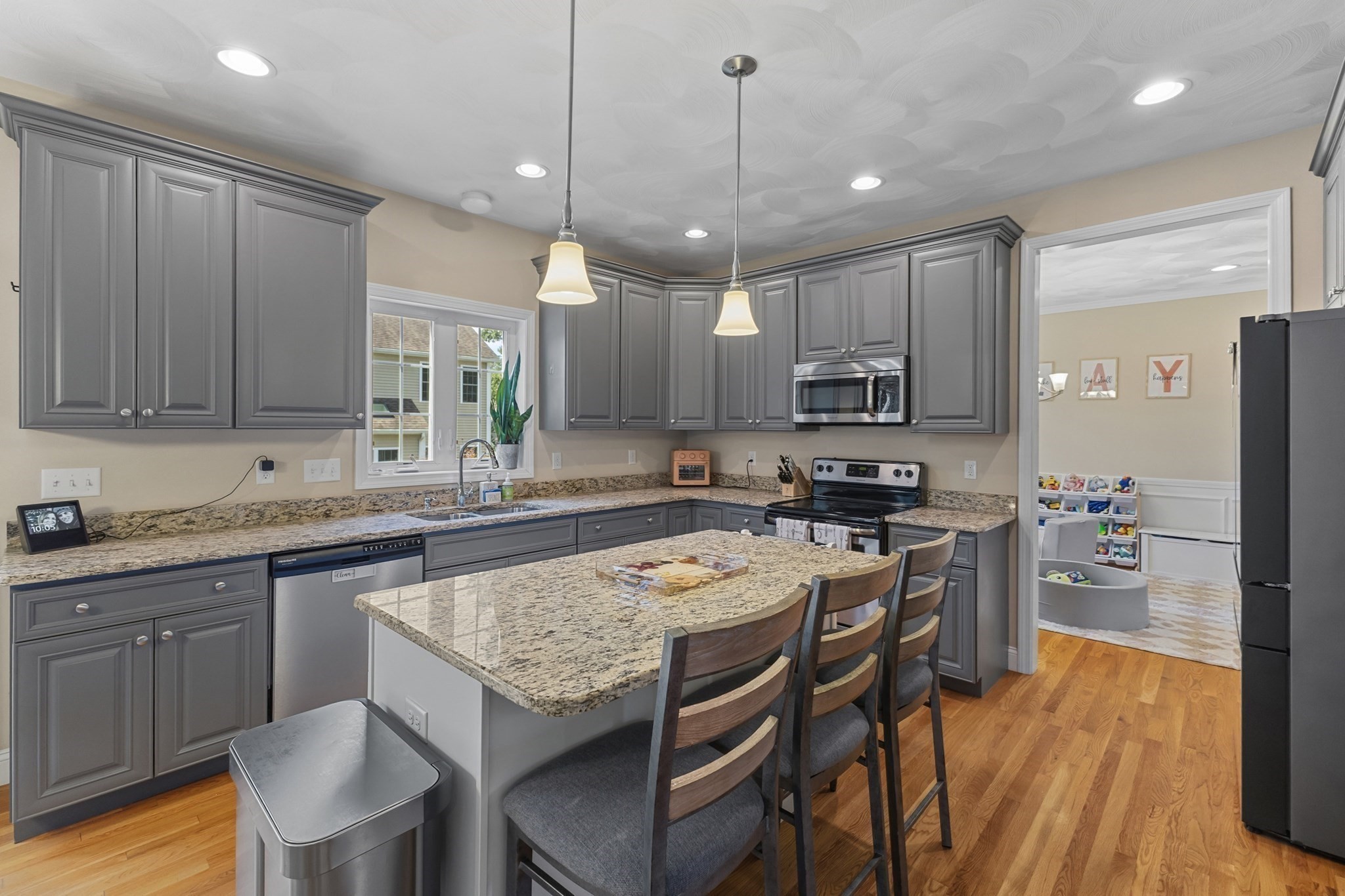 main property photo 10