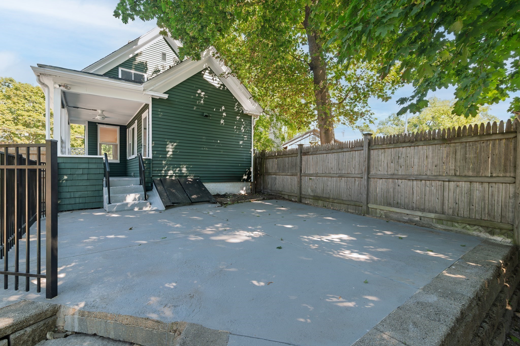 main property photo 23