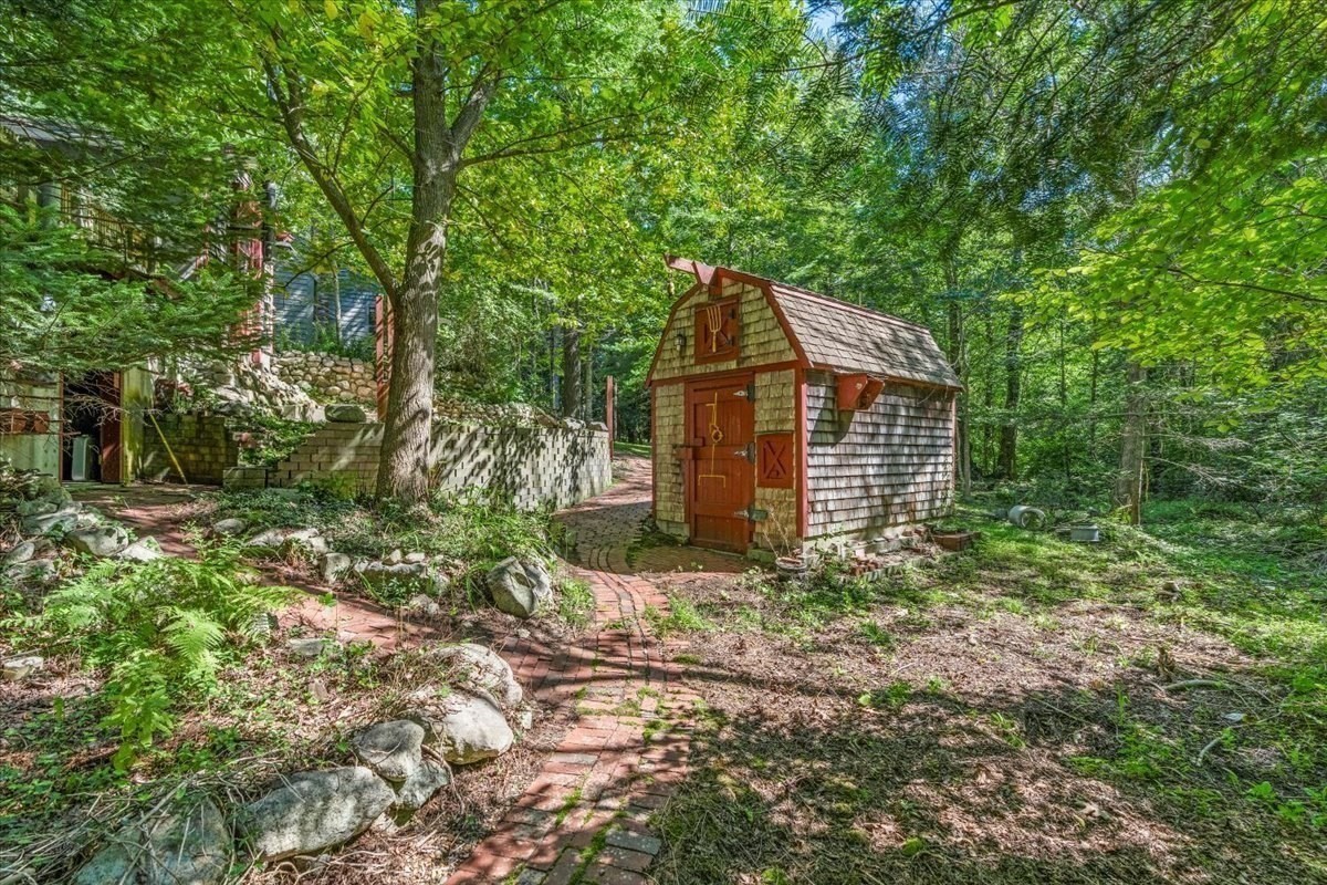 main property photo 22