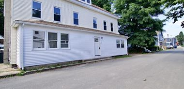 image of property with 10 Bed | 4 Bath | 3,750 Sqft