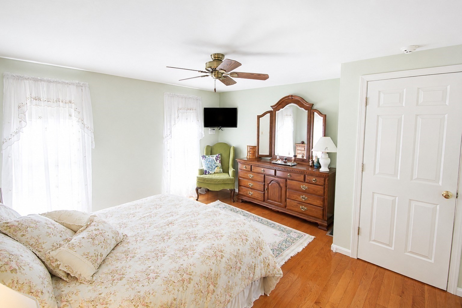 main property photo 12