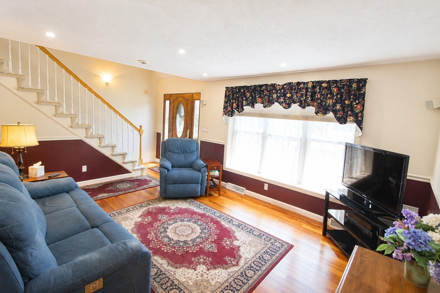 main property photo 7