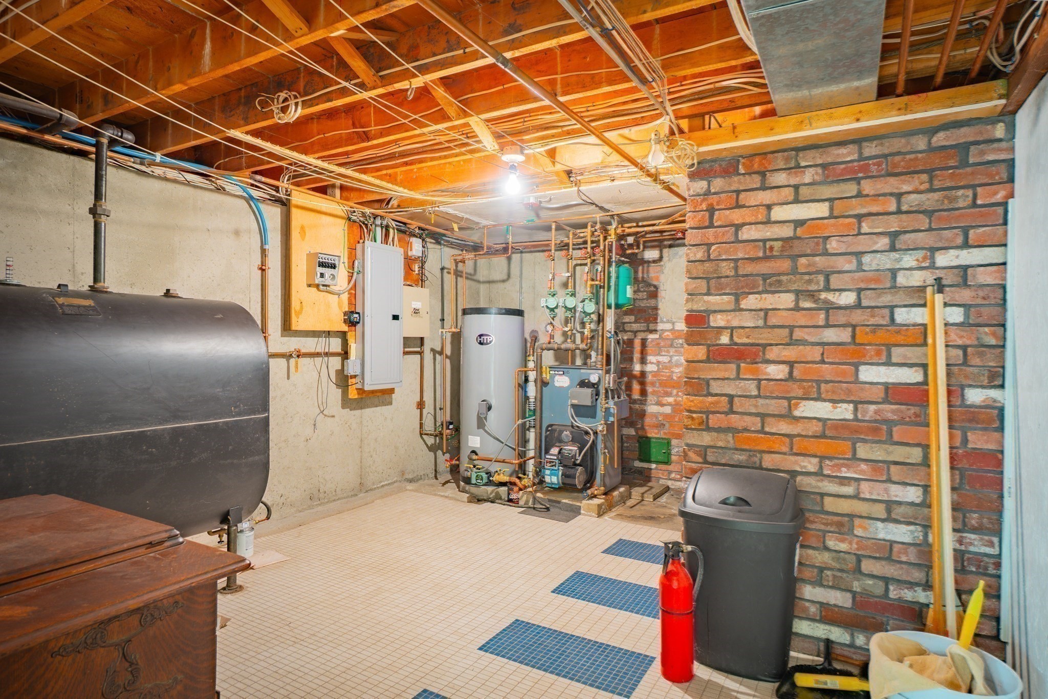 main property photo 28