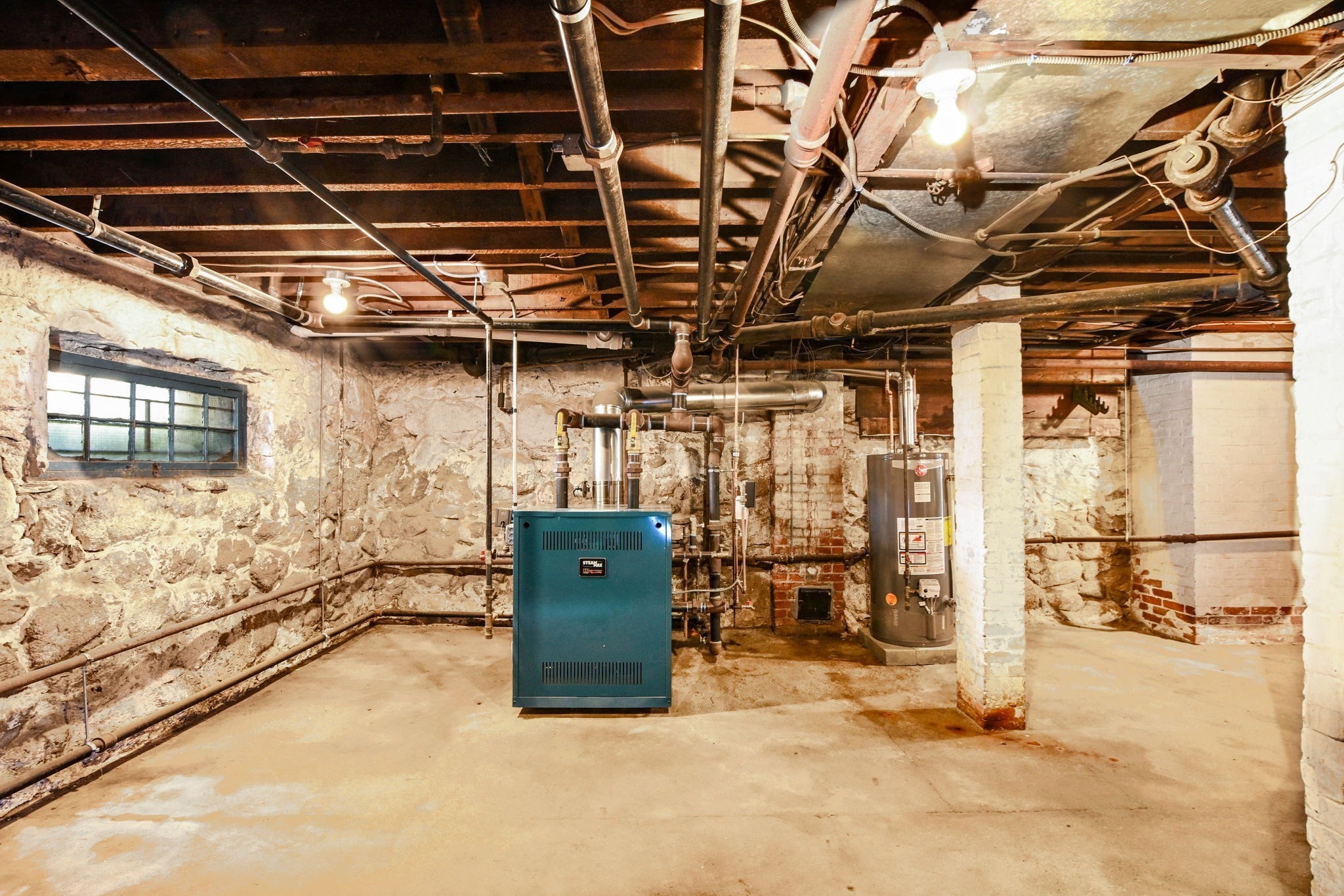 main property photo 28
