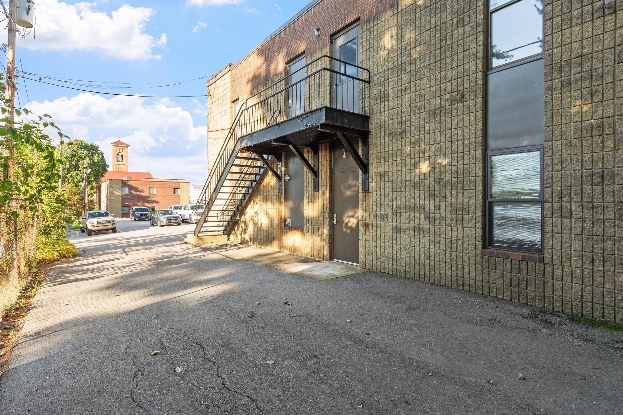 main property photo 36